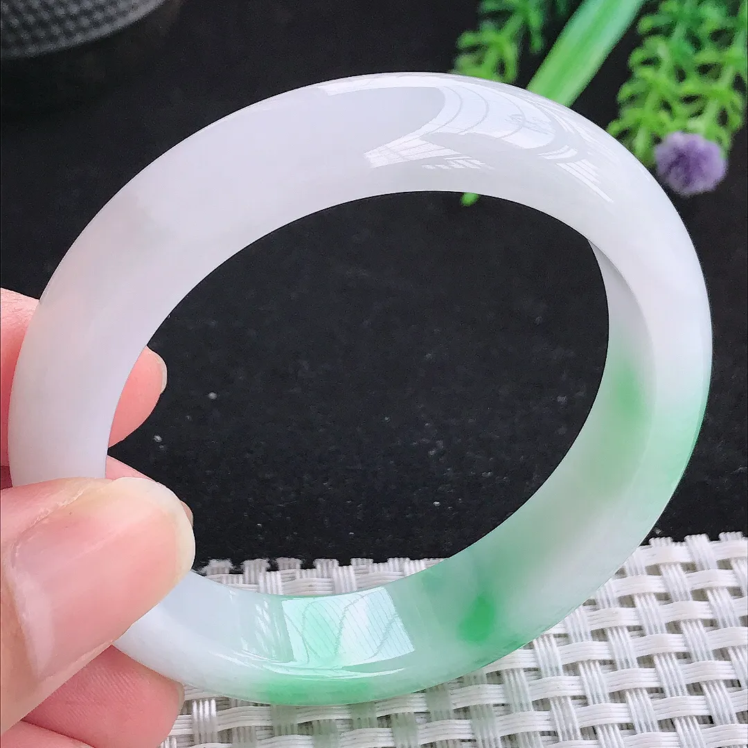 自然光52.5/13.3/8.2老坑冰润水灵白底青阳绿手镯玉镯平安镯小圈口