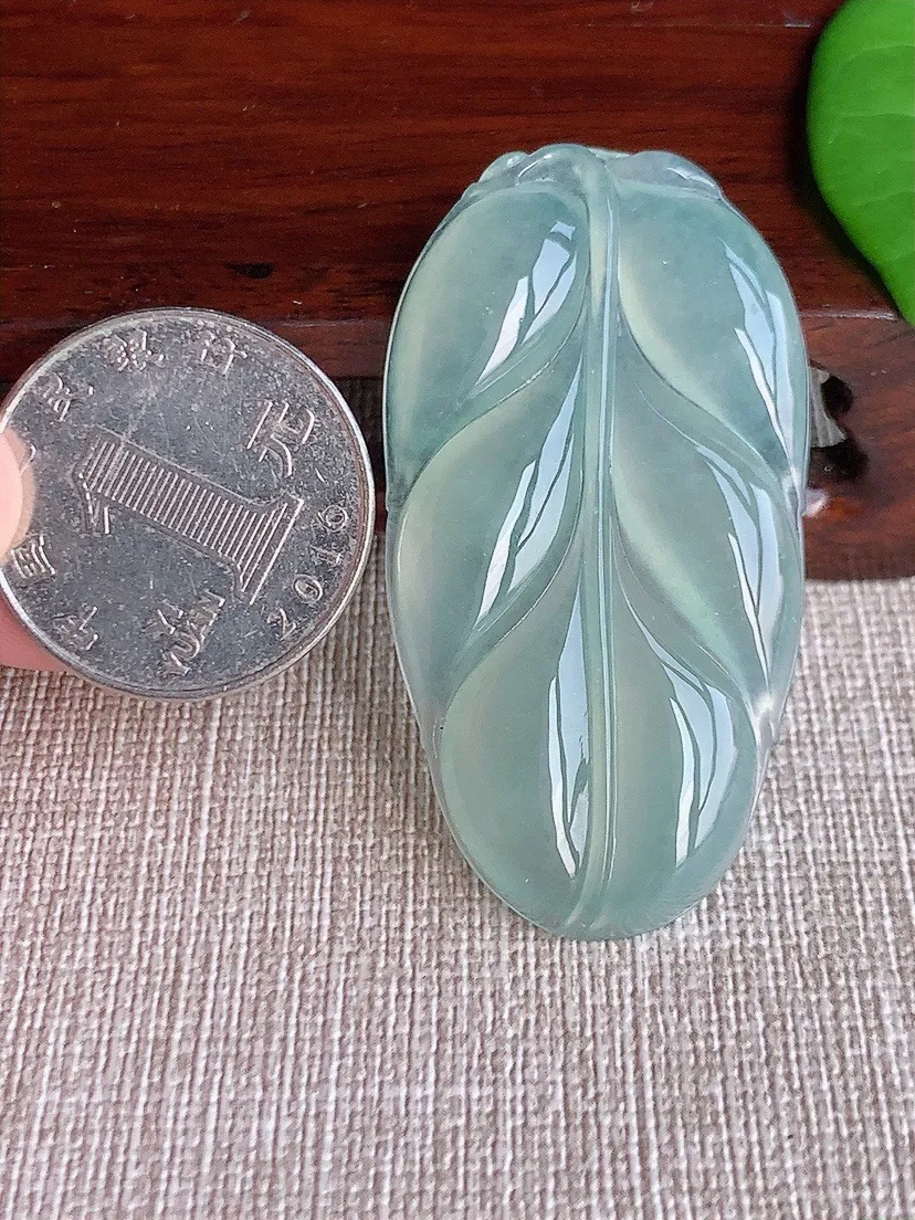 a货翡翠老坑冰种晴水大叶子金枝玉叶吊坠 尺寸50×26.7×5.2mm 重量13.88g 0716