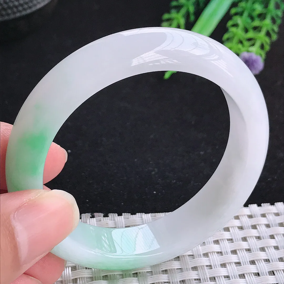 自然光52.5/13.3/8.2老坑冰润水灵白底青阳绿手镯玉镯平安镯小圈口