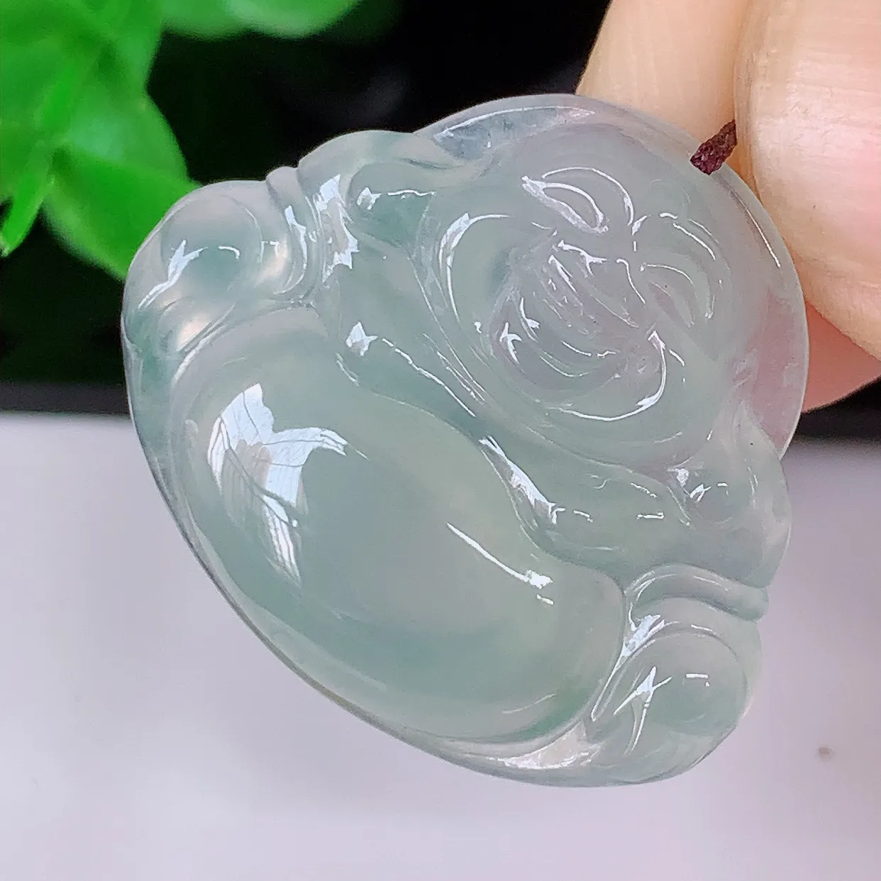 自然光实拍，冰种佛公翡翠吊坠，饱满， 佛公亦保平安，寓意有福（佛公）相伴，品相佳，配戴优雅迷人！#5