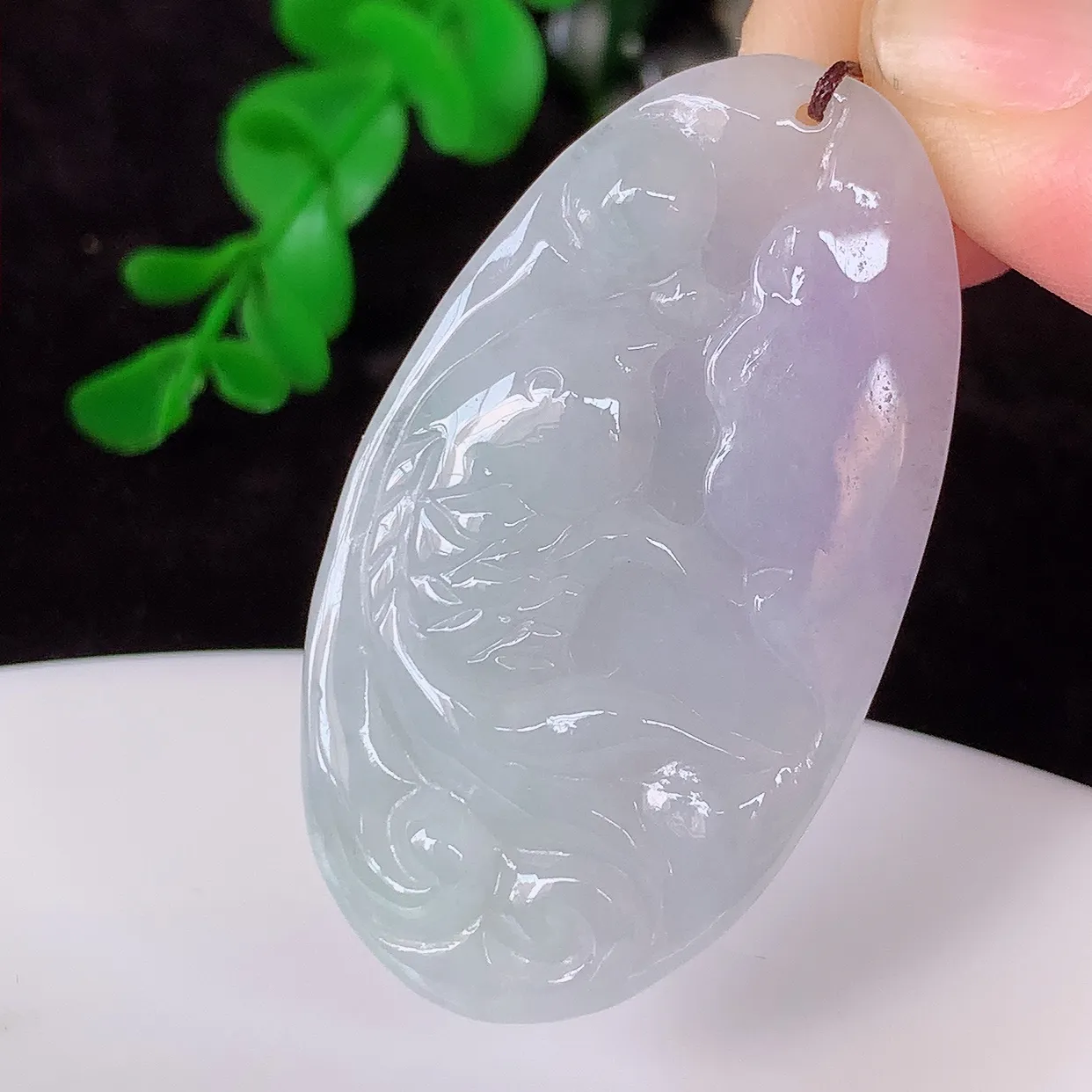 自然光实拍，紫罗兰荷叶鱼、和和美美翡翠玉坠，财源广进，自然隐逸、荷本是素不着尘之物，有和美之寓意。#41.16