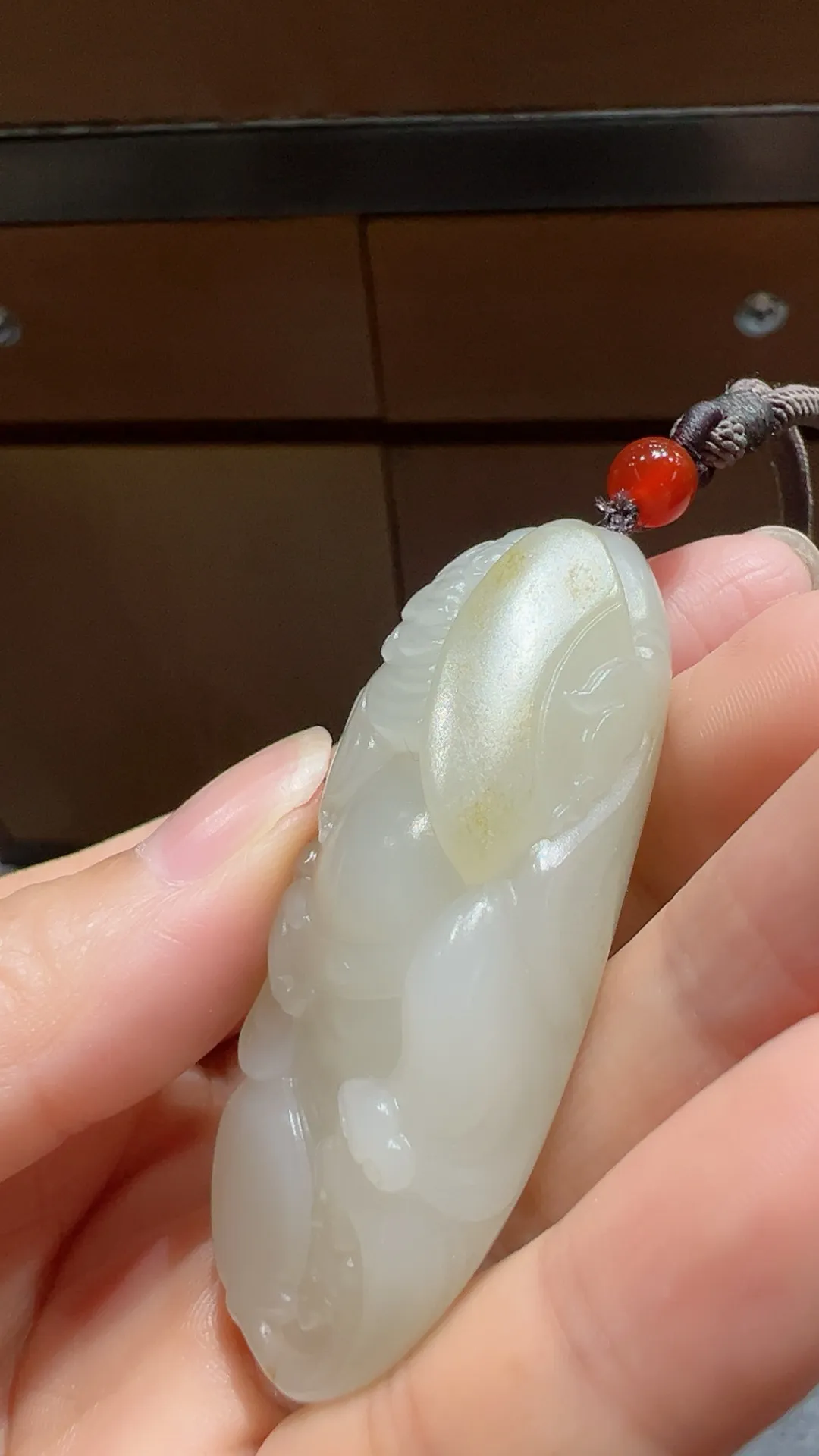 精品级｜籽料｜钟馗纳福
料细油 手感棒 挂件手把皆可

重41克 尺寸58*24*19.6m m