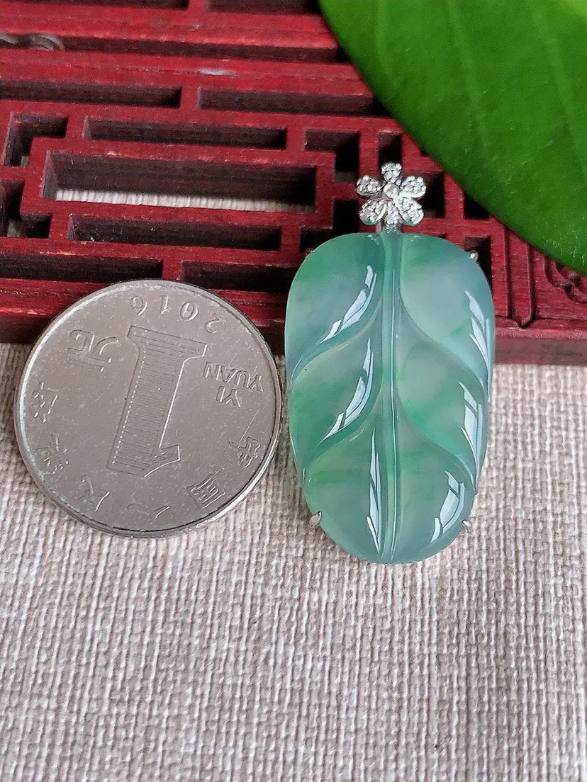 a货翡翠老坑冰种18K金伴钻镶嵌飘花叶子金枝玉叶吊坠 尺寸38.2×31×19.6×5.5mm 重量5.73g 0716