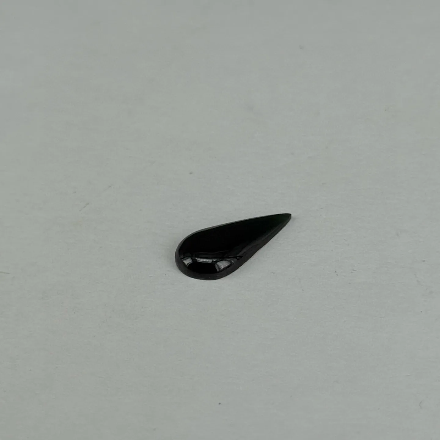 精品墨翠水滴戒面 种好色正 黑度极好 打灯通透 油性十足 尺寸15.9