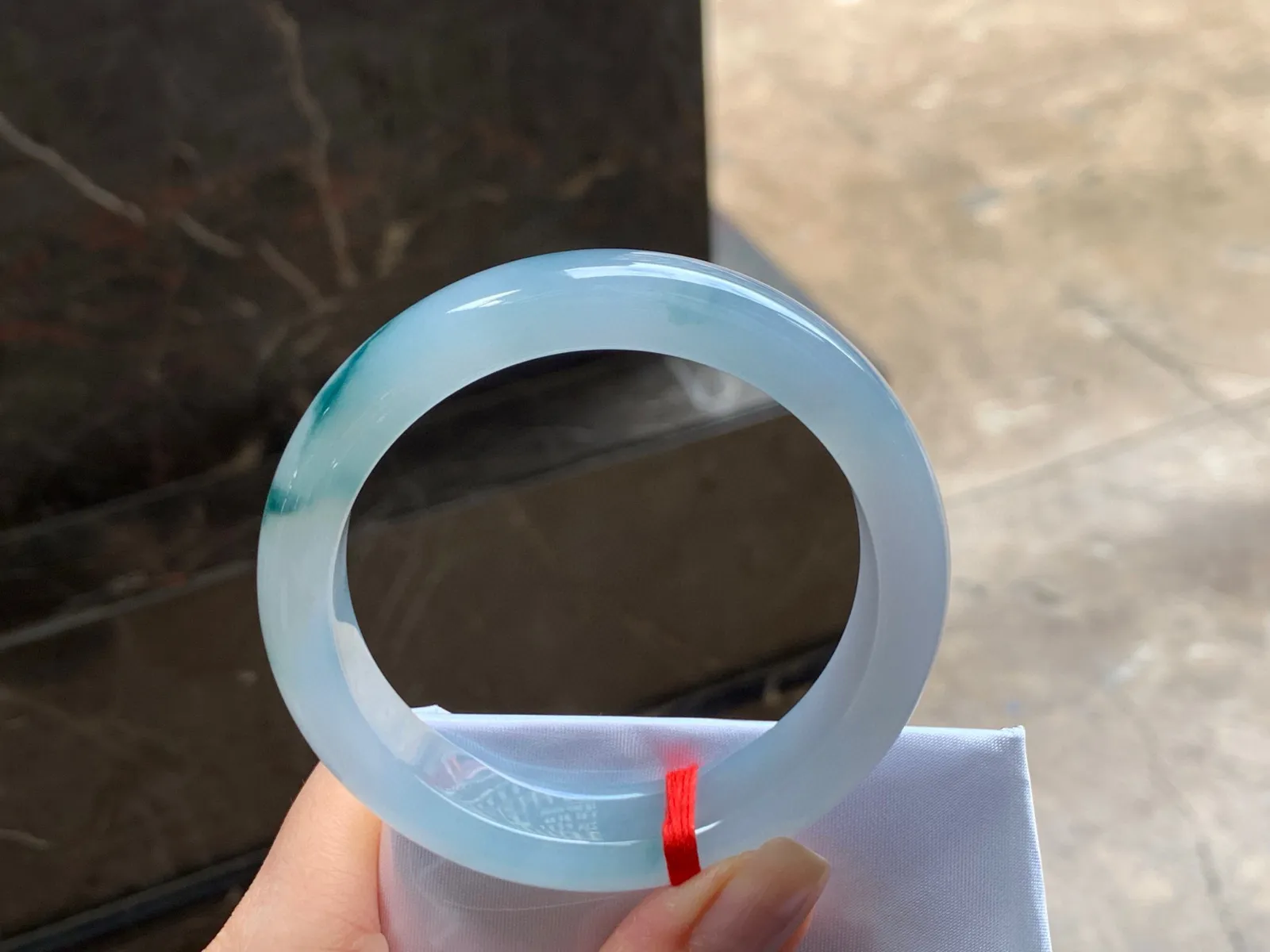 冰飘花手镯
水润56.6/13.4/8.8mm