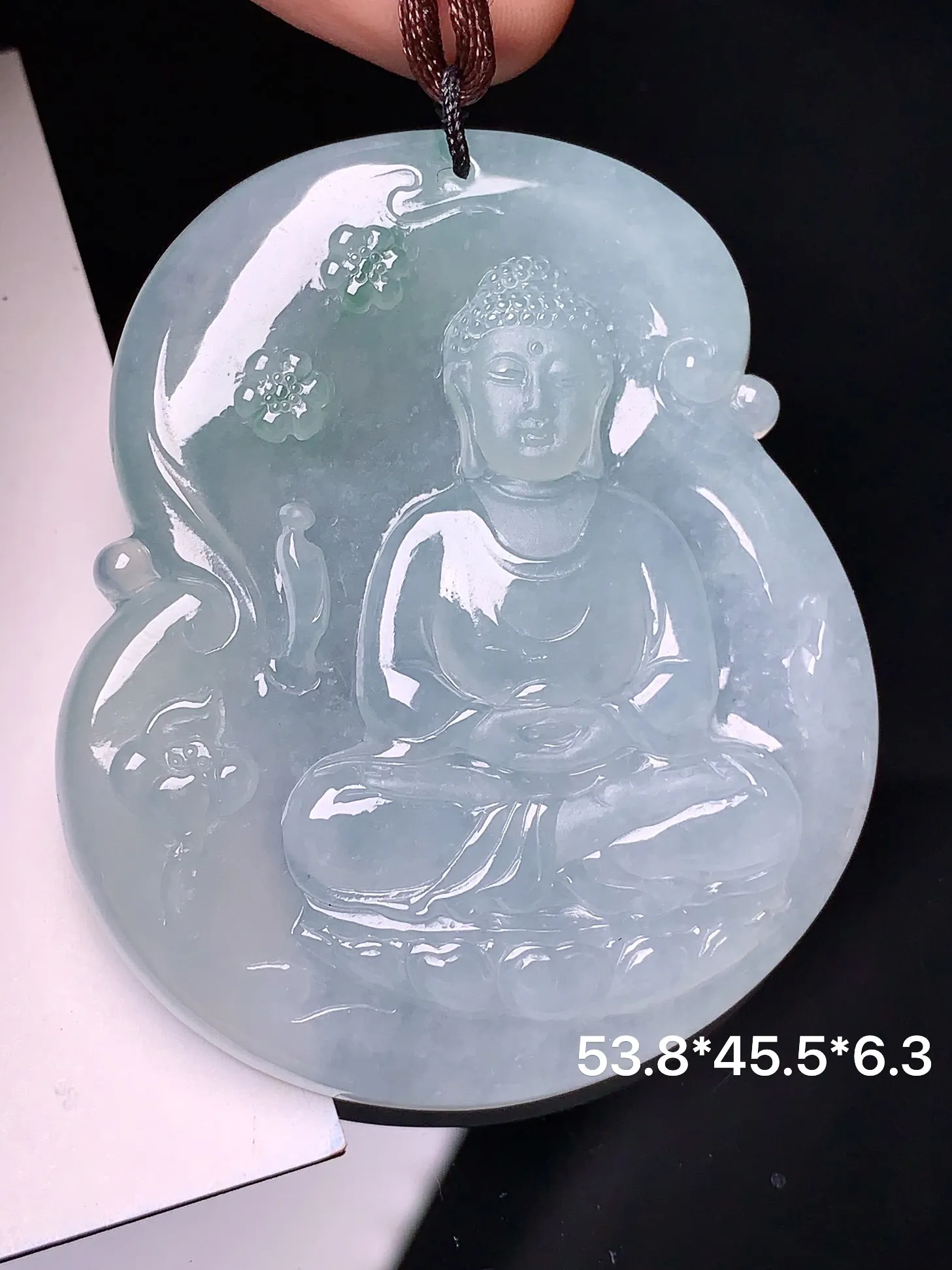 冰种大日如来吊坠 玉质细腻 水润亮眼 色泽艳丽 整体尺寸53.8*45.5*6.3