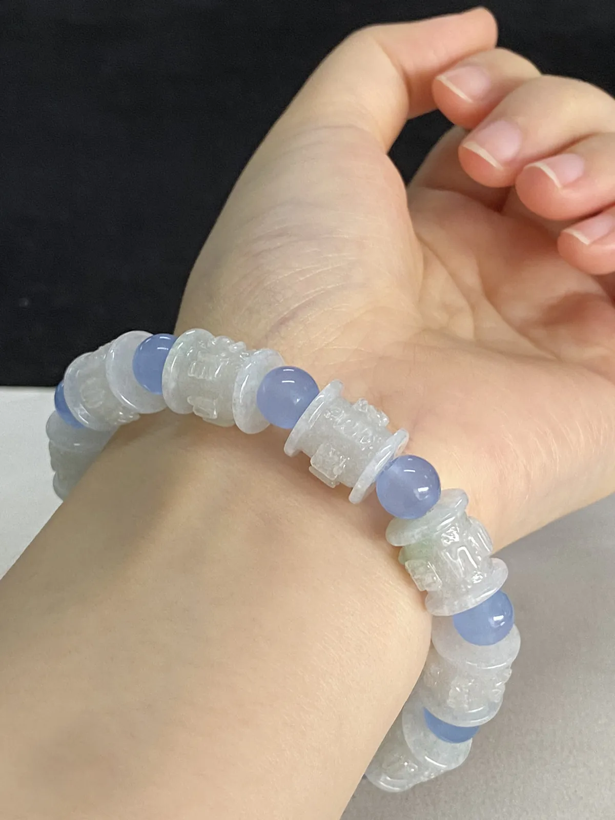 翡翠手链，蓝色配珠未测