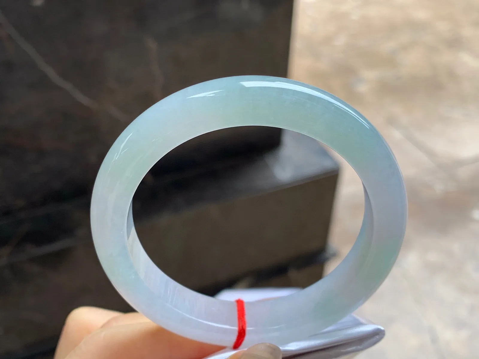 晴水手镯
尺寸：57-12-9mm
水润清秀～上手漂亮