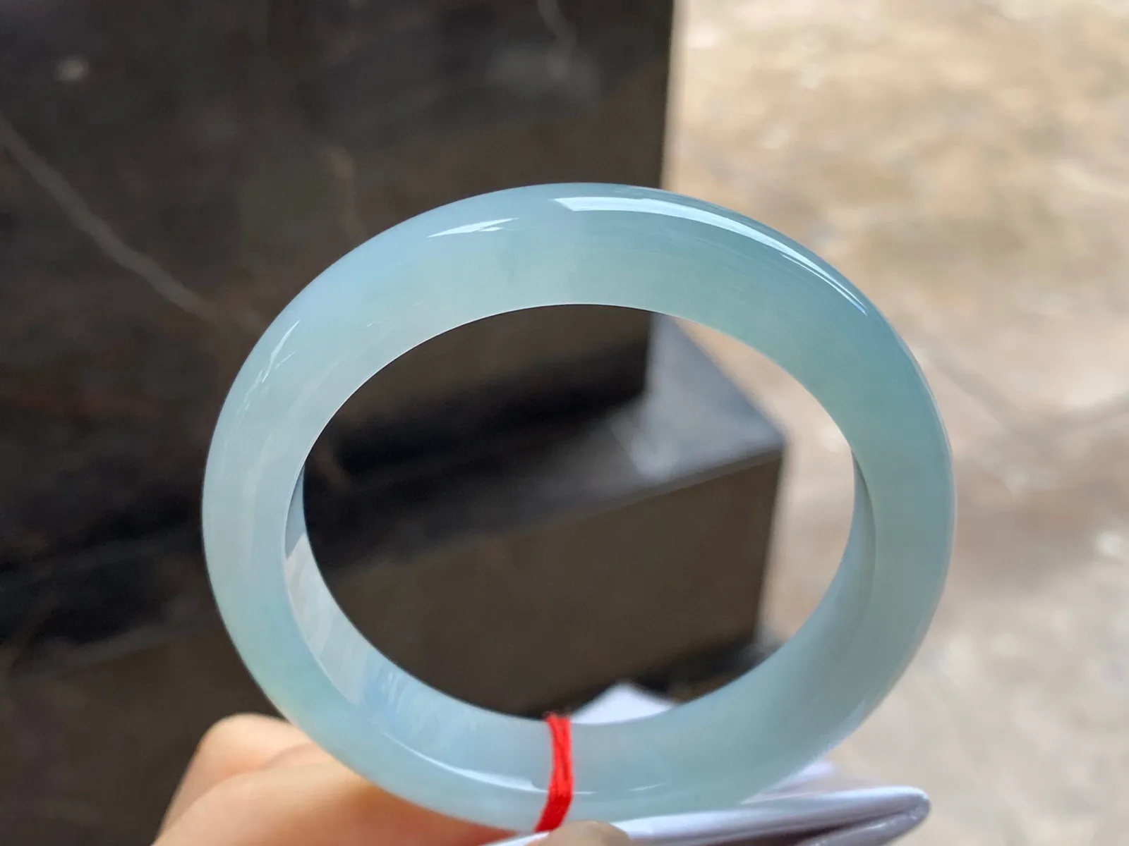 细糯手镯
尺寸：56-12-9mm
水润十足～干净清秀有底色～