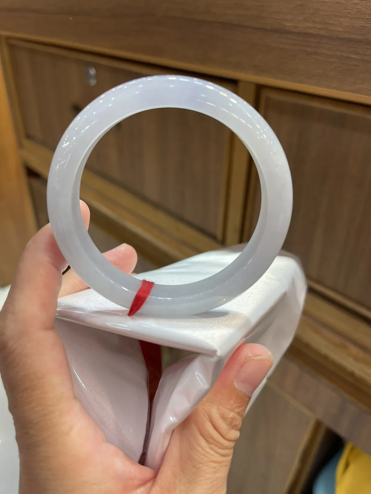 缅甸翡翠A货，淡淡的清香紫，上手效果好，平安镯，幸福美满