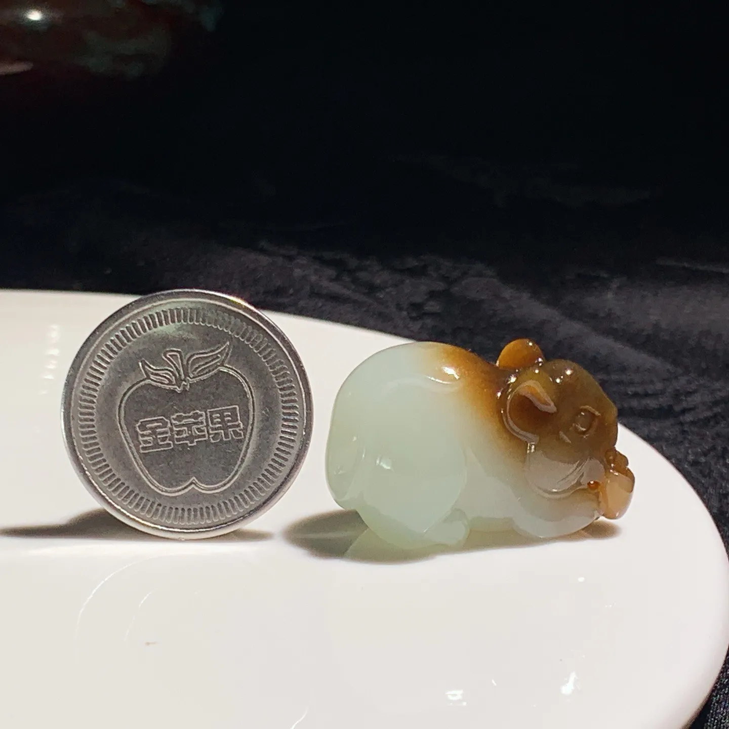 新疆且末糖遇鼠运财生肖鼠挂件 尺寸31/19/18重15克 玉质细腻油润 底色纯净 脂粉好，品质好！lt250717