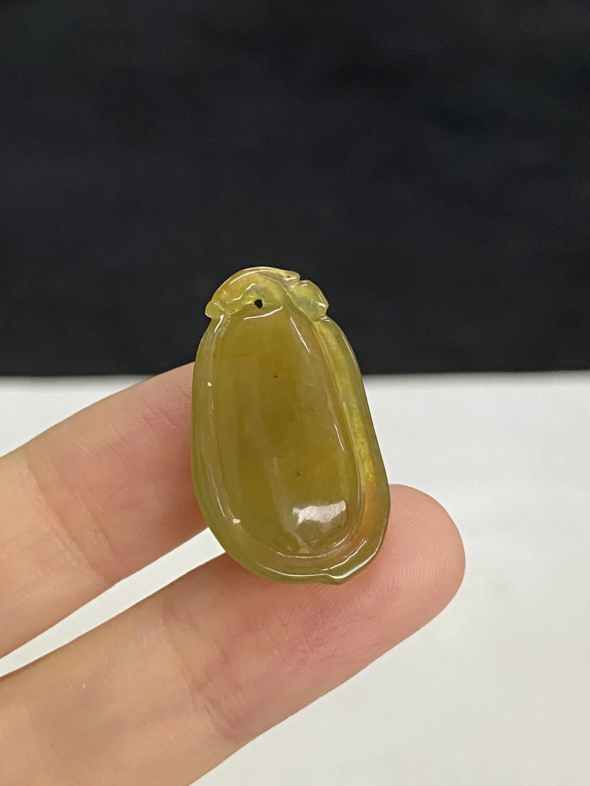 翡翠冰糯种黄色福瓜