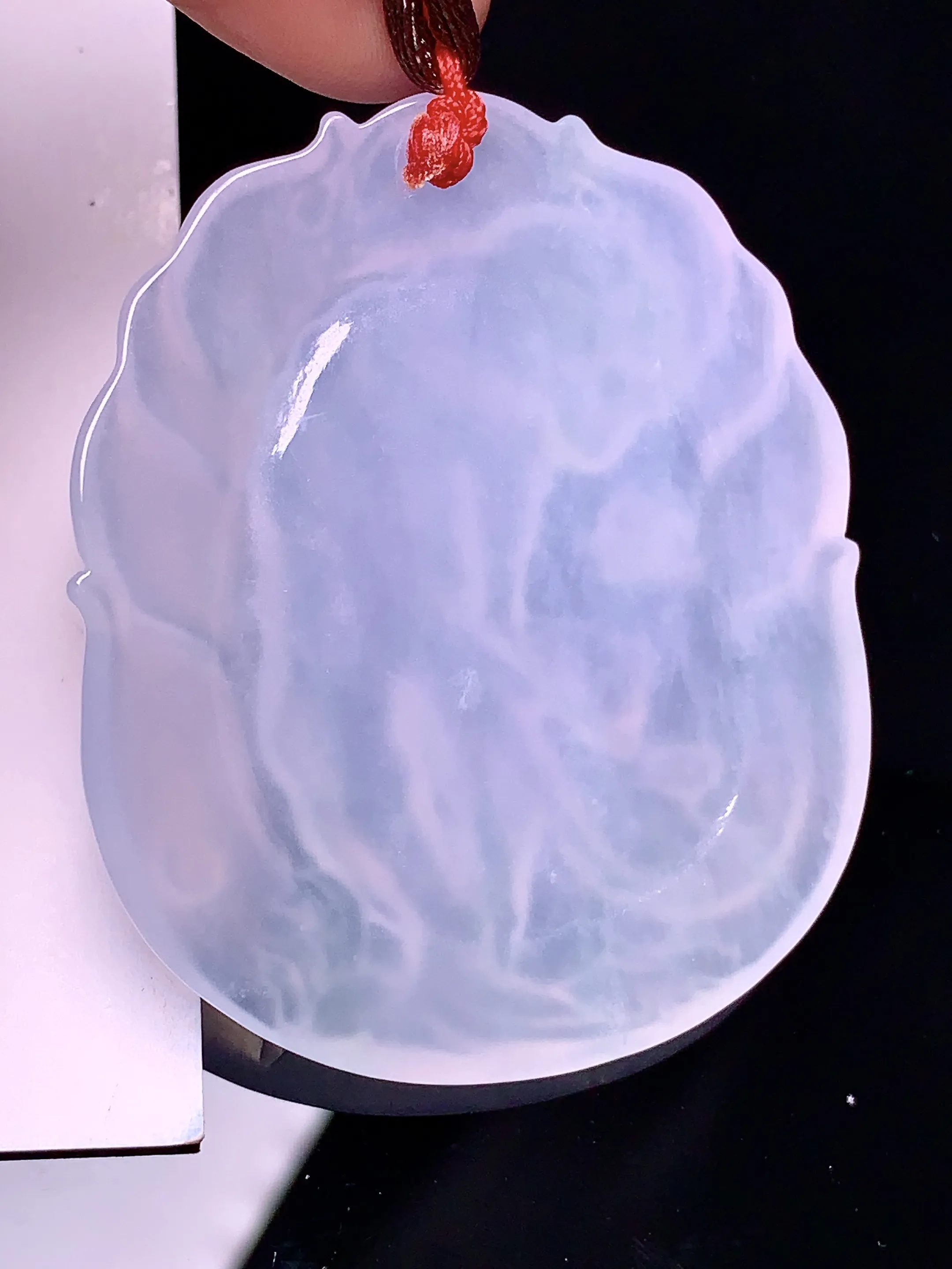 冰种生肖虎吊坠 玉质细腻 水润亮眼 色泽艳丽 整体尺寸50.6*42.3*6