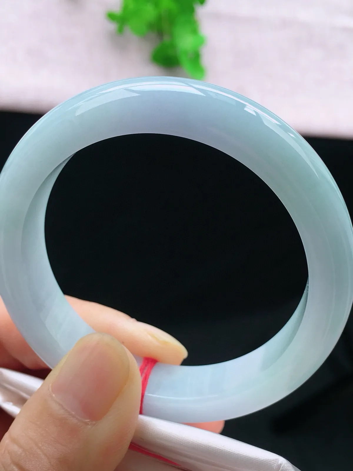 正圈53-54可戴，种老水足，尺寸53.4/12.4/8.6mm，紫底正圈翡翠手镯