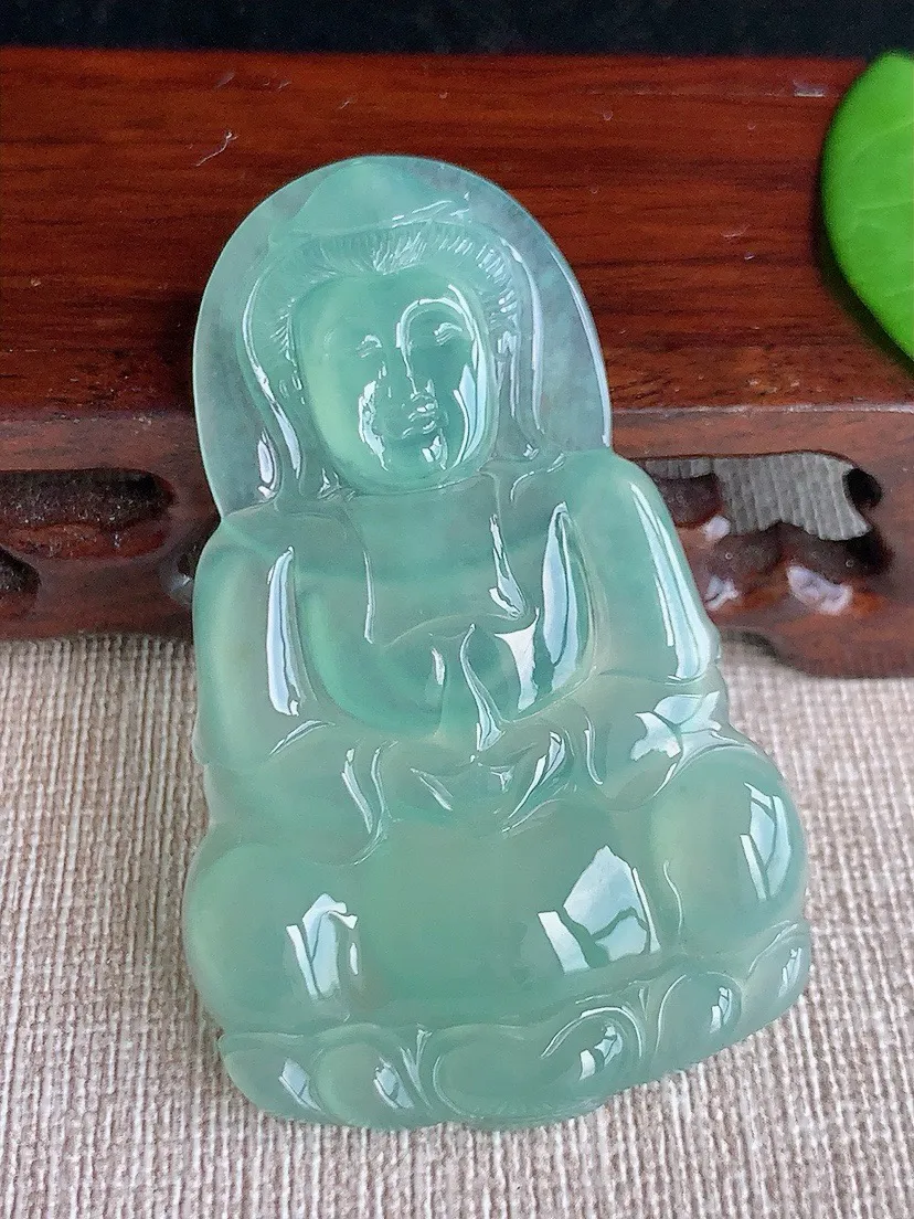 a货翡翠老坑冰种晴水正装观音吊坠 尺寸57.7×36×5.2mm 重量16.52g 0717