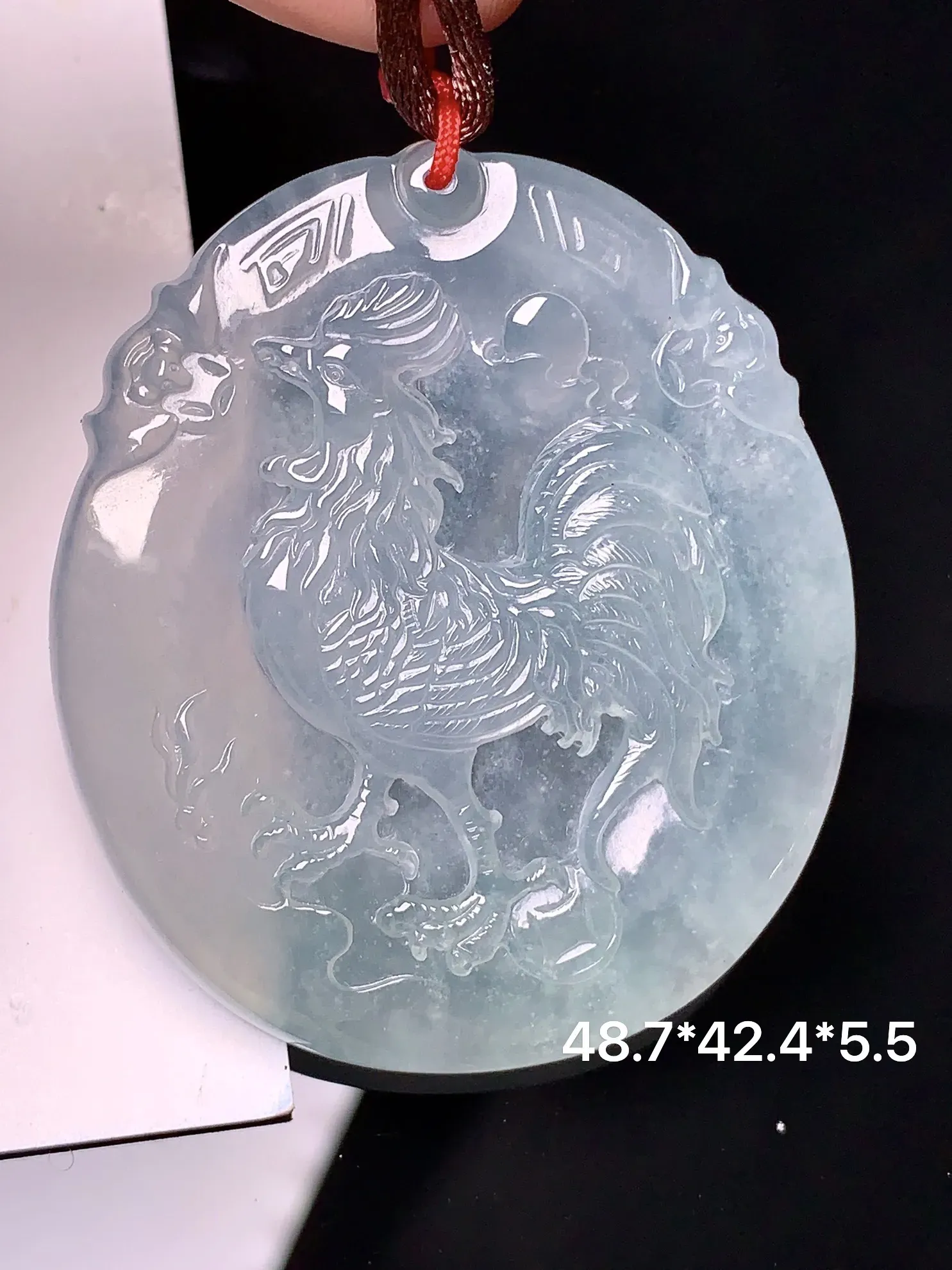 冰种生肖鸡吊坠 玉质细腻 水润亮眼 色泽艳丽 整体尺寸48.7*42.4*5.5
