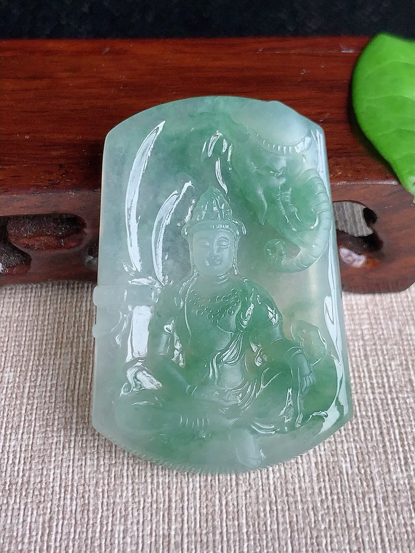 a货翡翠老坑冰种飘花普贤菩萨吊坠，尺寸53.6×36.3×5.6mm 重量24.05g 0717