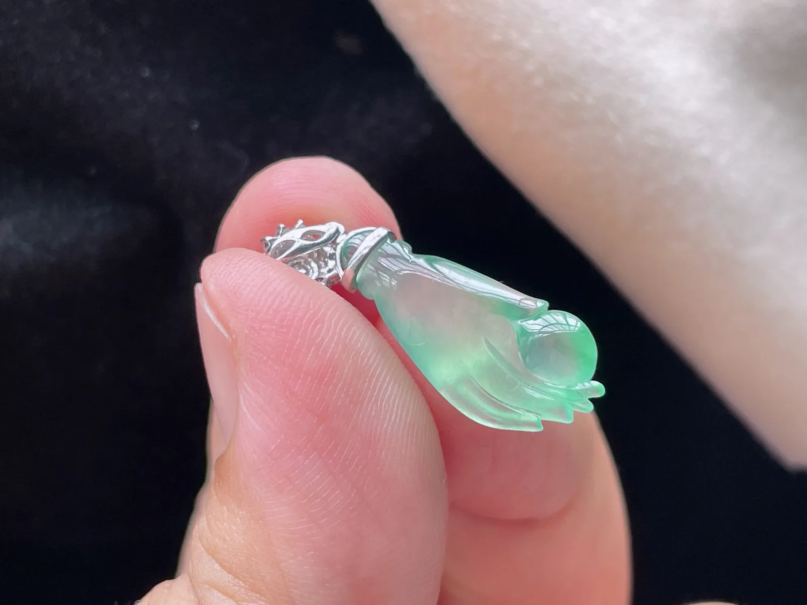 18K 冰种晴水·掌上明珠
 
裸20.8-9.5-4.7