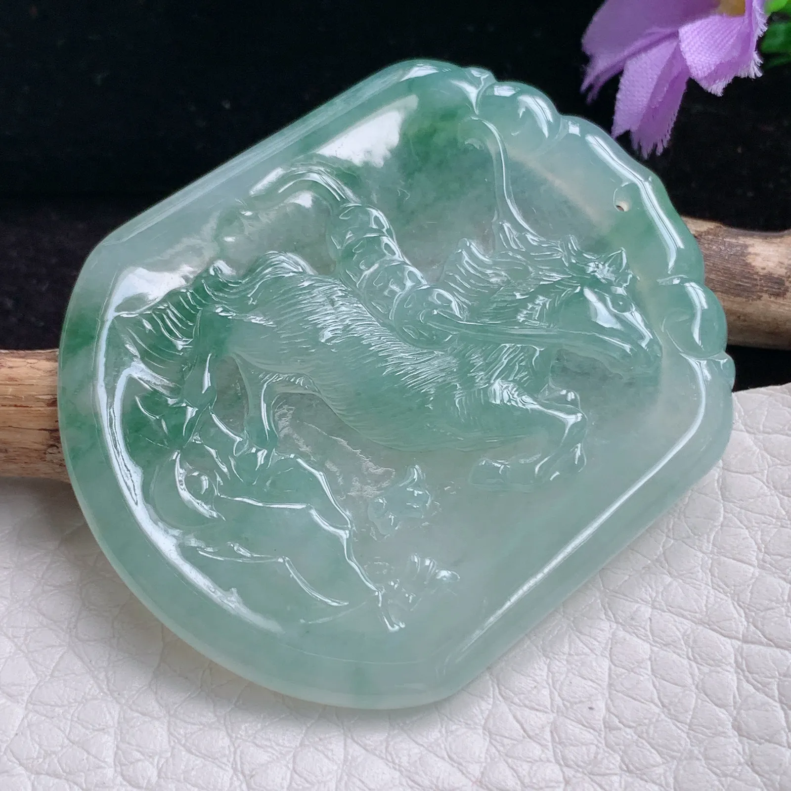 kh实拍51.7*43.4*3.4老坑精雕缅甸翡翠冰飘花马上发财 生肖马玉吊坠 玉挂件