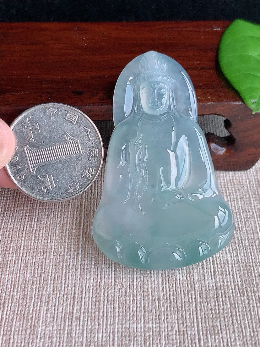 a货翡翠老坑冰种晴水素衣观音吊坠 尺寸53.5×34.3×5.6mm 重量17.82g 0717