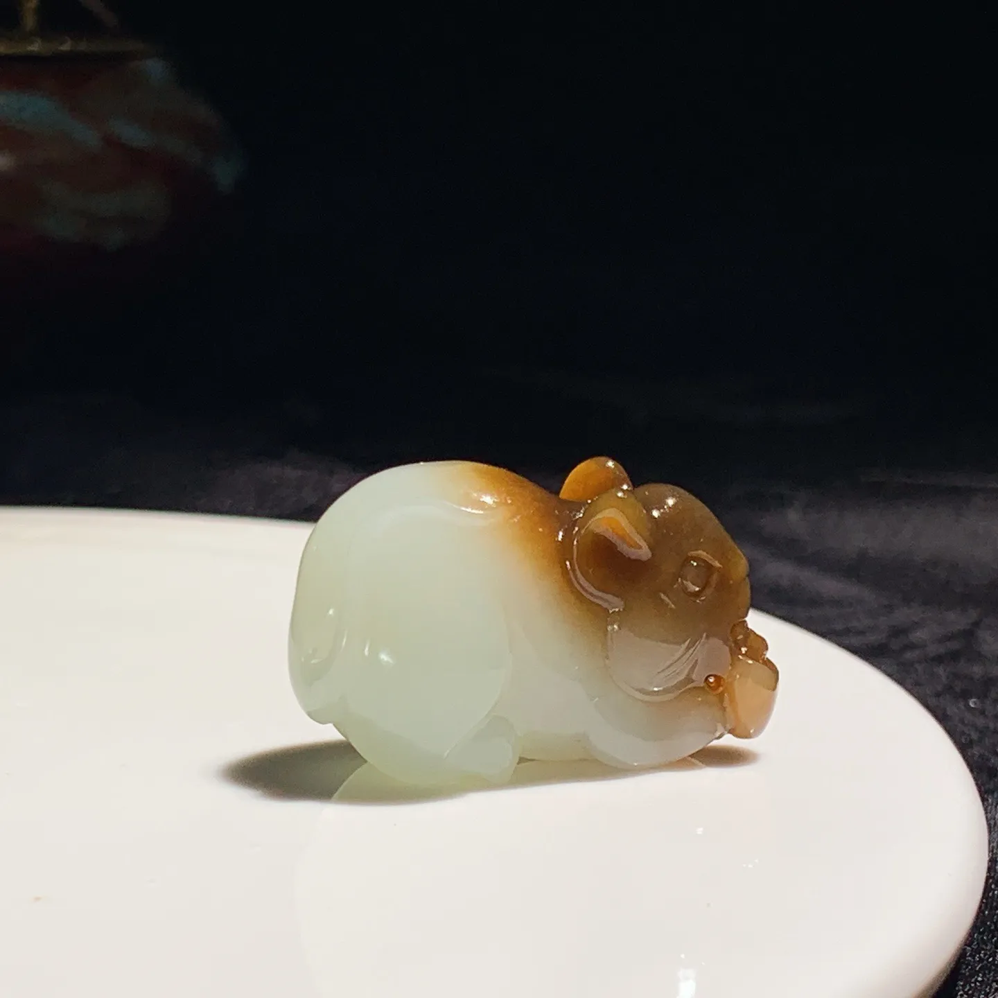 新疆且末糖遇鼠运财生肖鼠挂件 尺寸31/19/18重15克 玉质细腻油润 底色纯净 脂粉好，品质好！lt250717