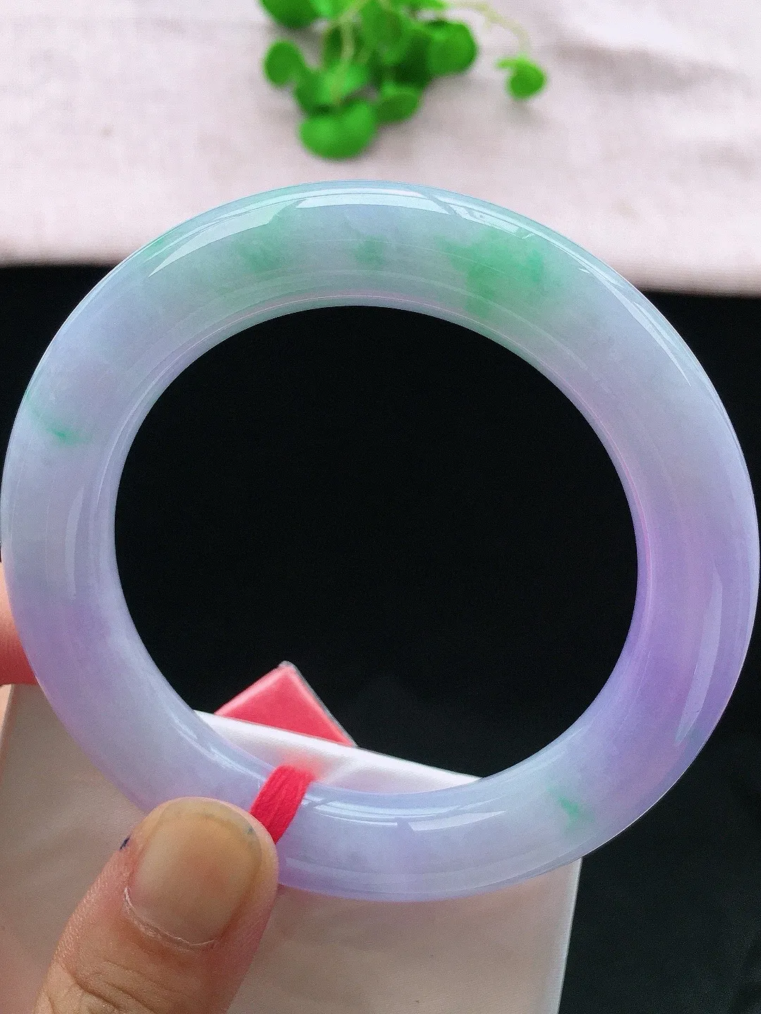 正圈60-61可戴，种老水足，尺寸59/12.5/12.5mm，春彩圆条翡翠手镯