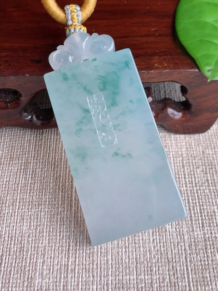 a货翡翠老坑冰种白月光佛公吊坠 尺寸30×33×5.8mm 重量9.75g 0717