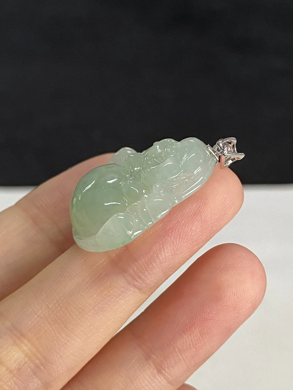 翡翠冰糯种绿色佛公吊坠