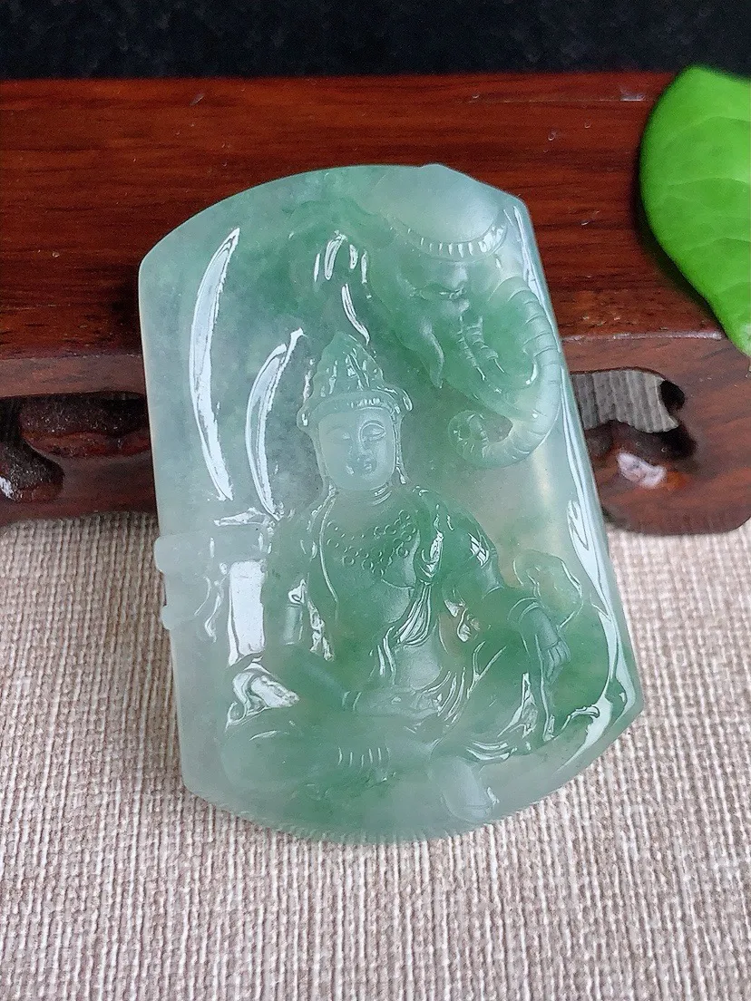 a货翡翠老坑冰种飘花普贤菩萨吊坠，尺寸53.6×36.3×5.6mm 重量24.05g 0717