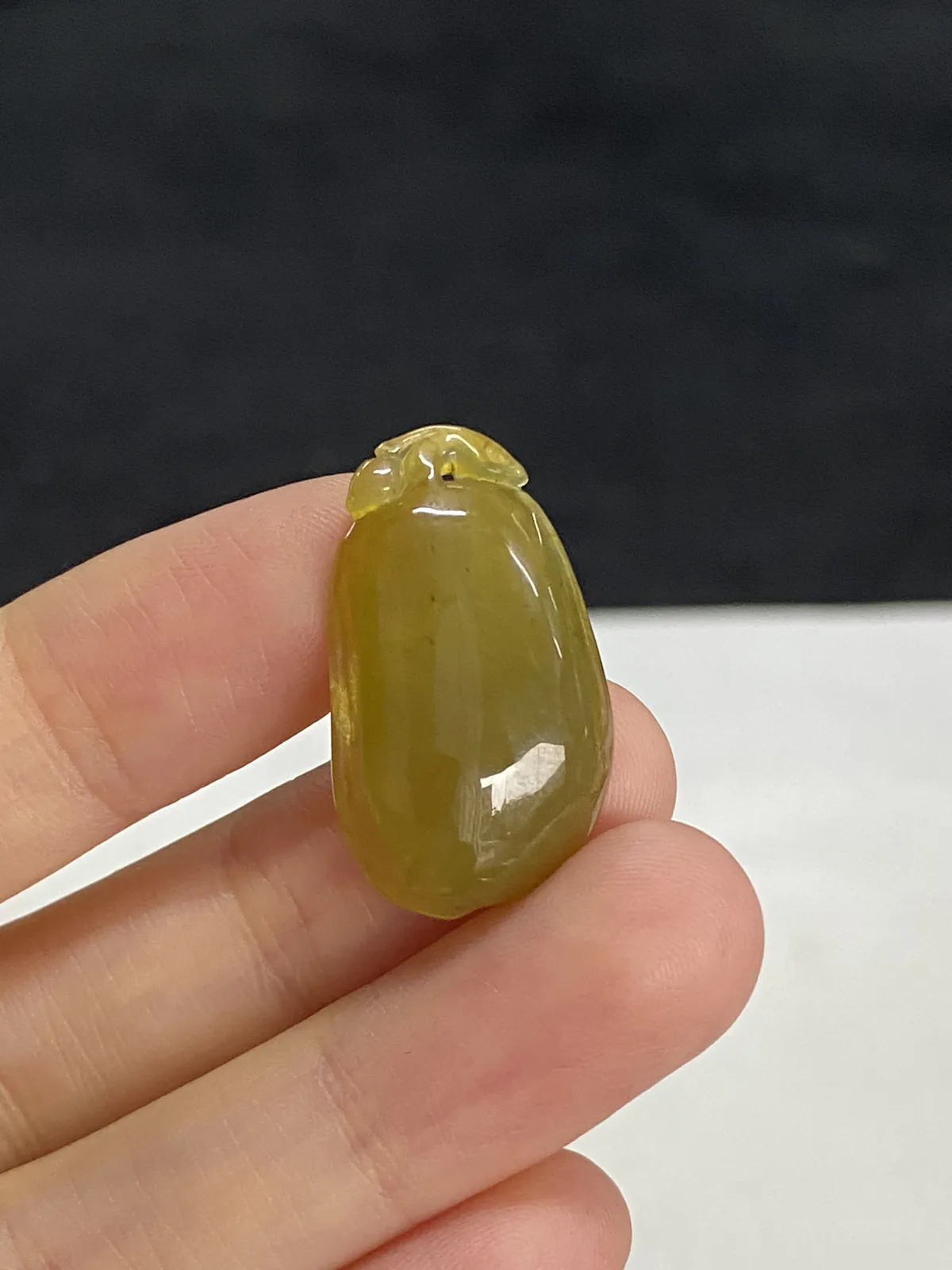 翡翠冰糯种黄色福瓜