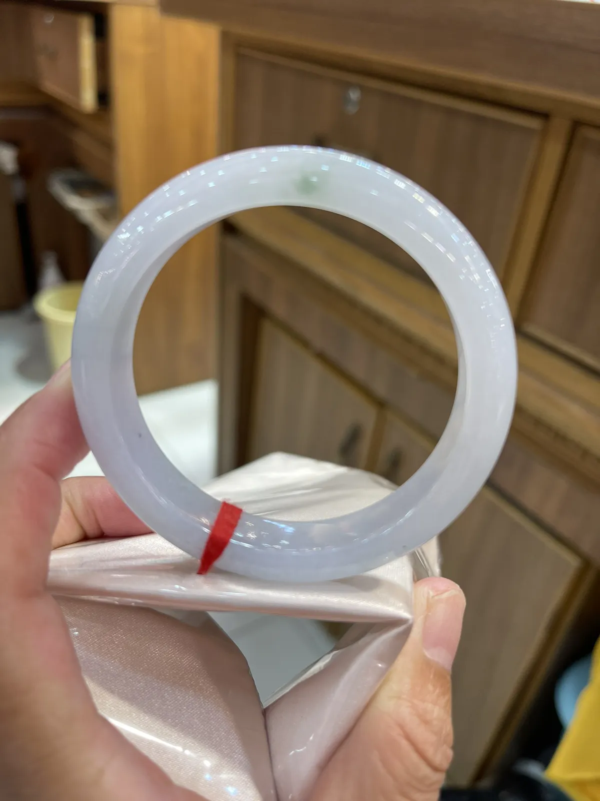 缅甸翡翠A货，正圈手镯，上手效果好，平安快乐，幸福美满。