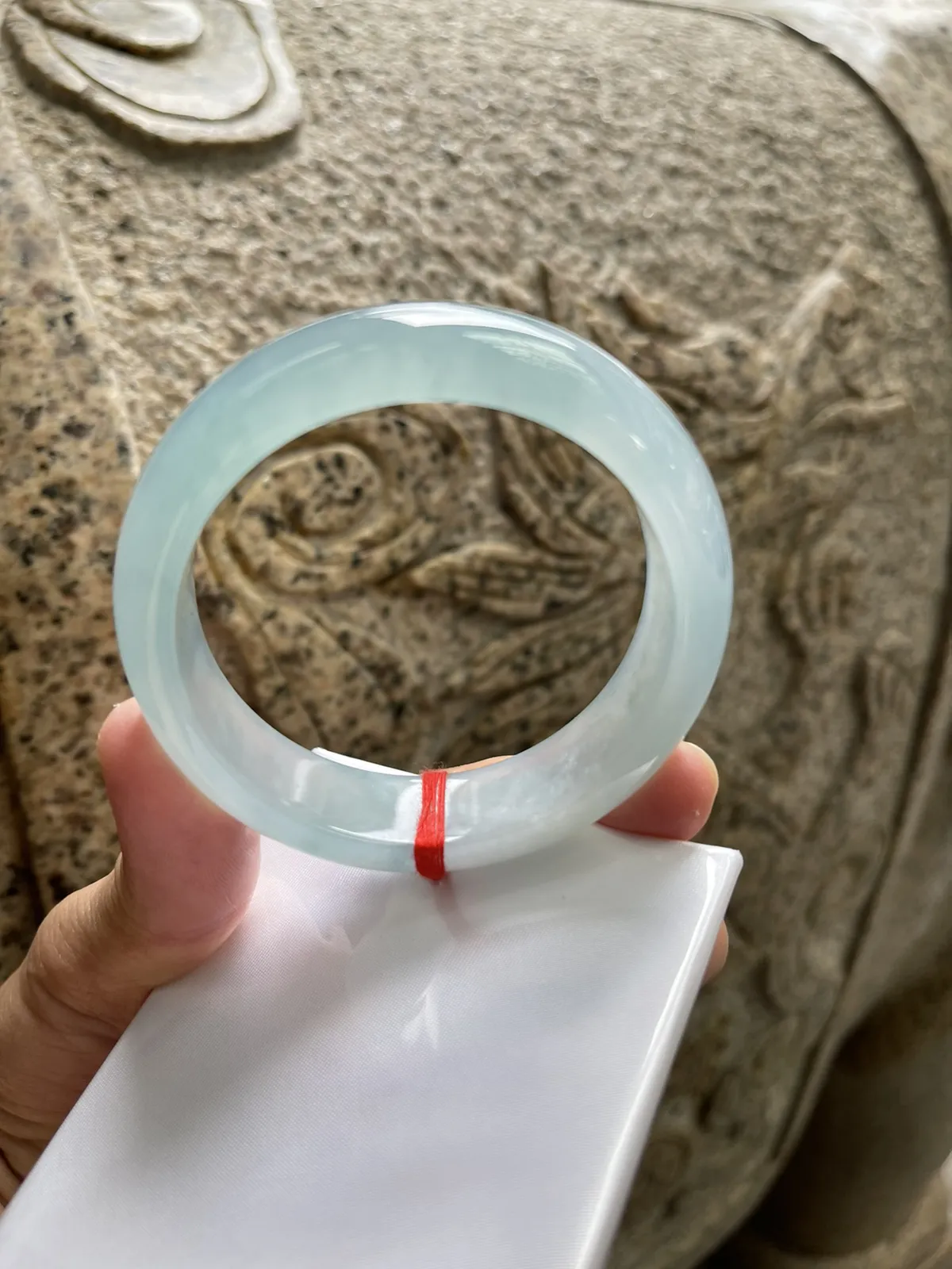 缅甸翡翠A货，冰蓝水正圈手镯，上手效果好，富贵镯，平安健康，幸福美满，