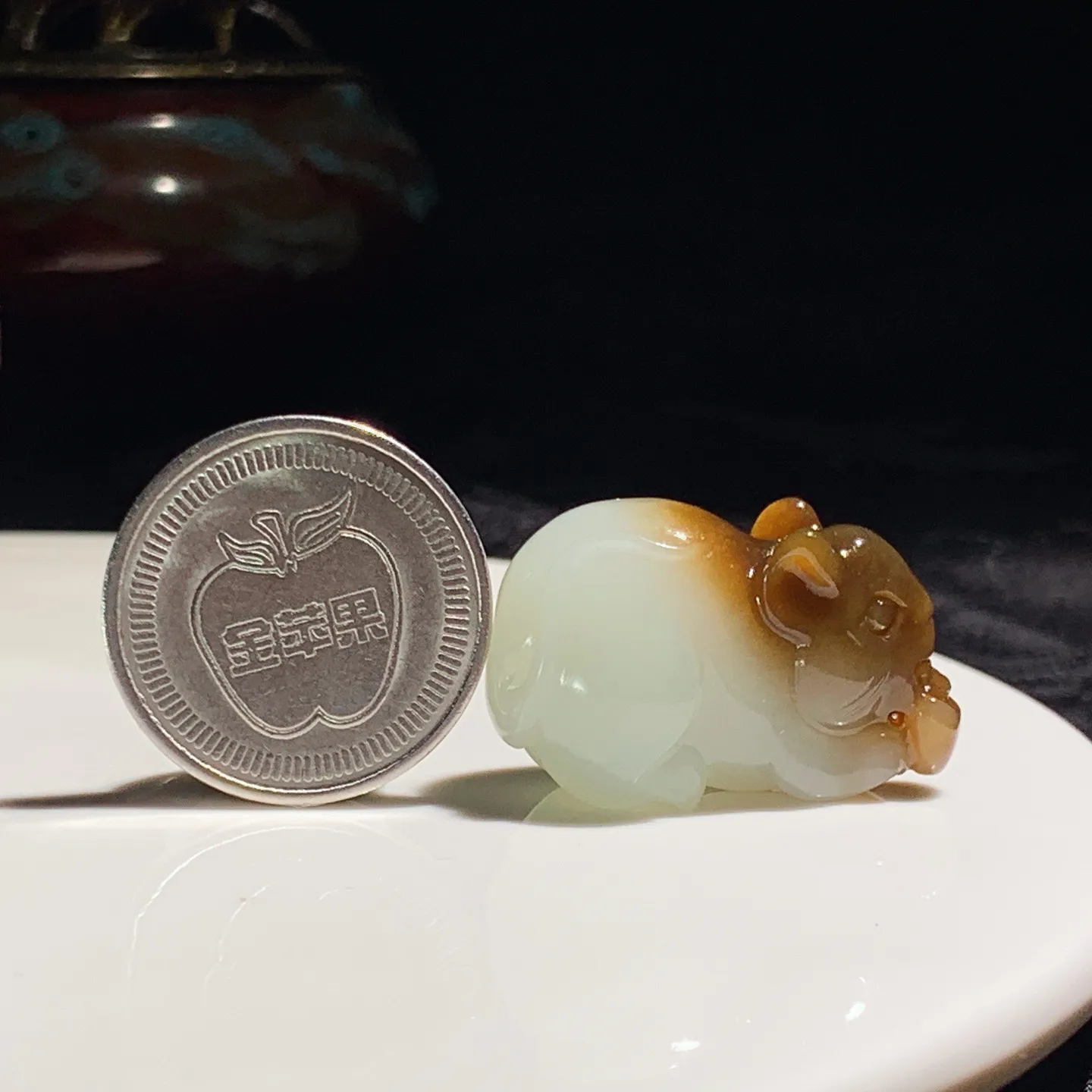 新疆且末糖遇鼠运财生肖鼠挂件 尺寸31/19/18重15克 玉质细腻油润 底色纯净 脂粉好，品质好！lt250717