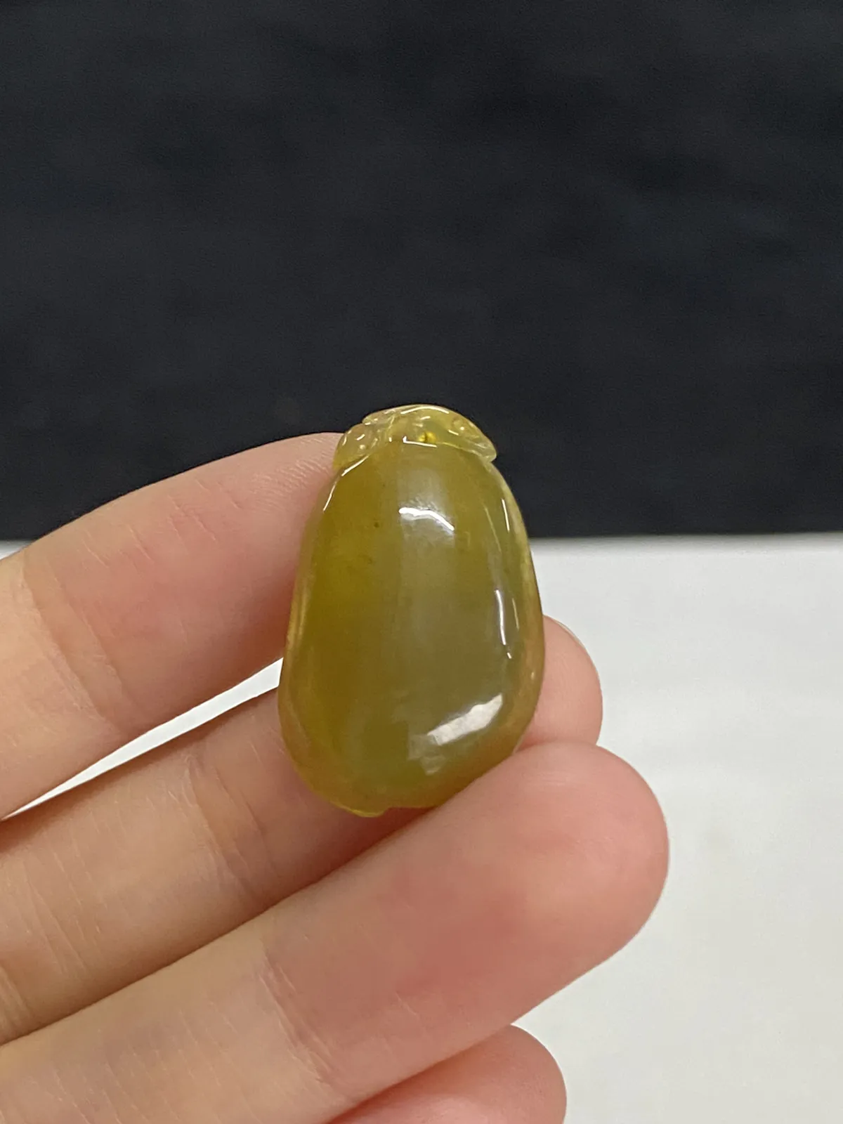 翡翠冰糯种黄色福瓜