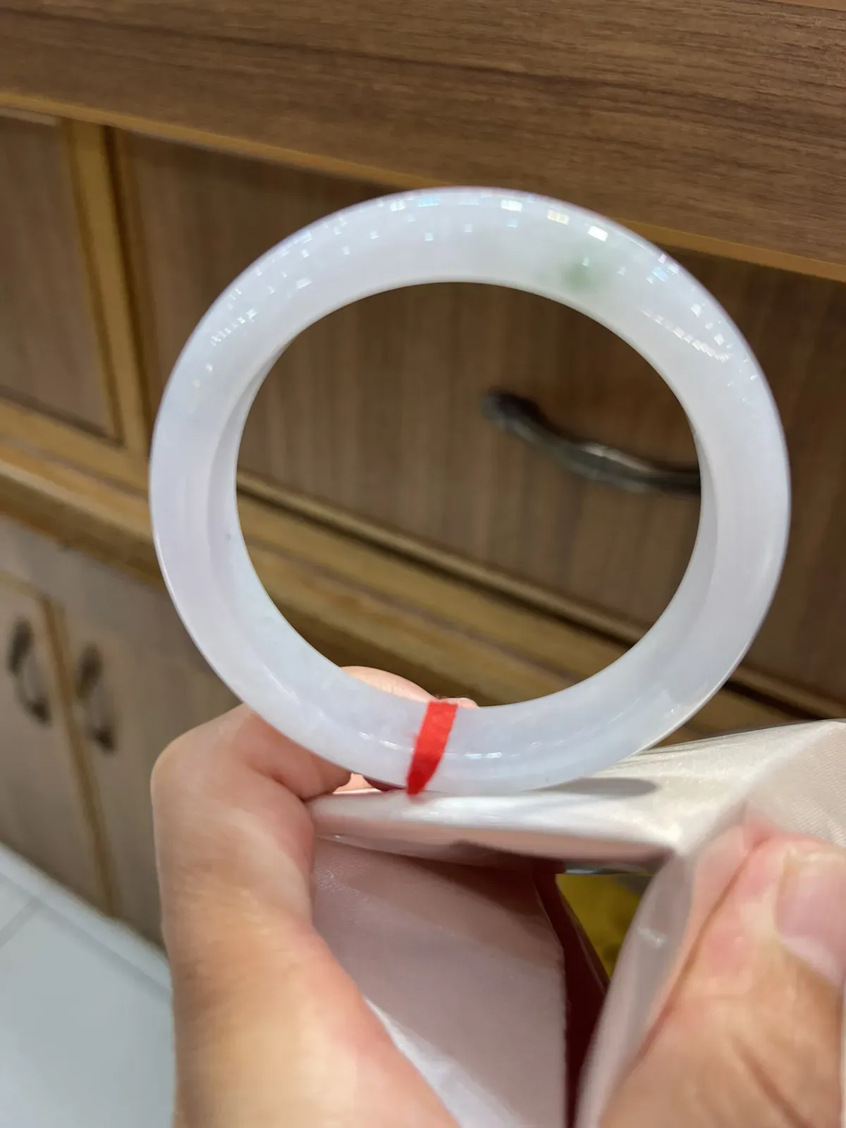 缅甸翡翠A货，正圈手镯，上手效果好，平安快乐，幸福美满。