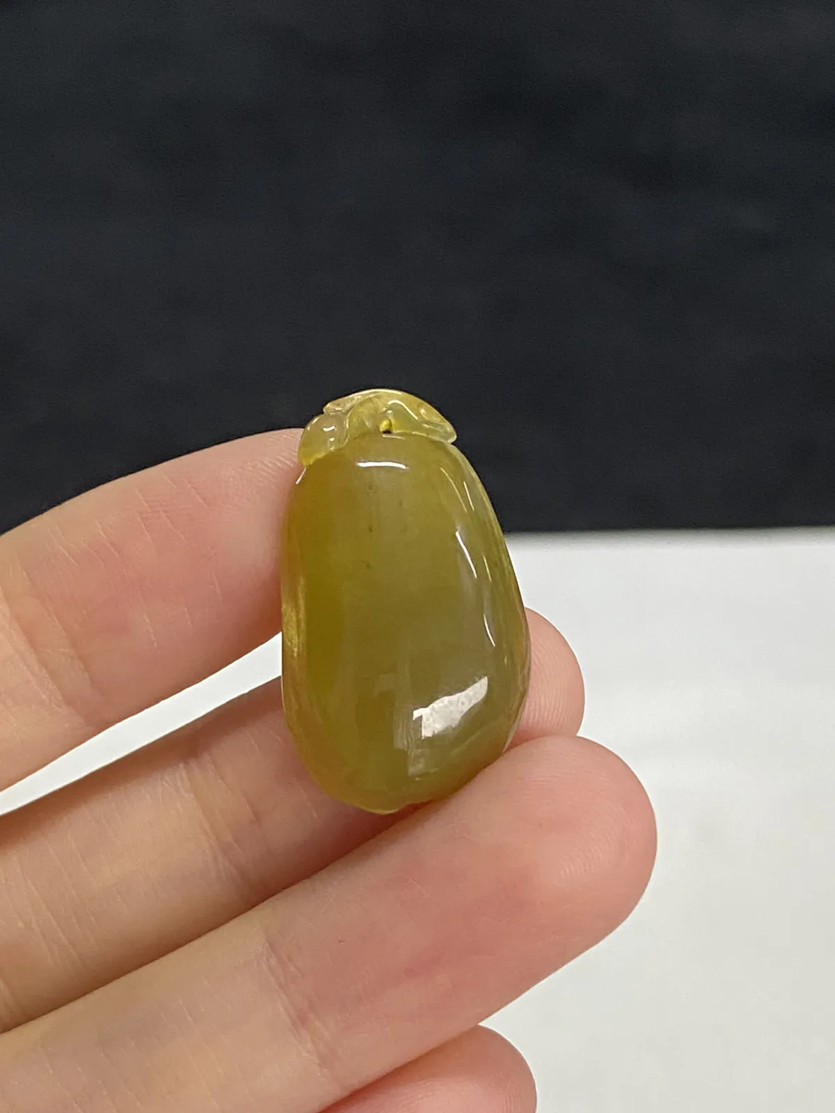 翡翠冰糯种黄色福瓜