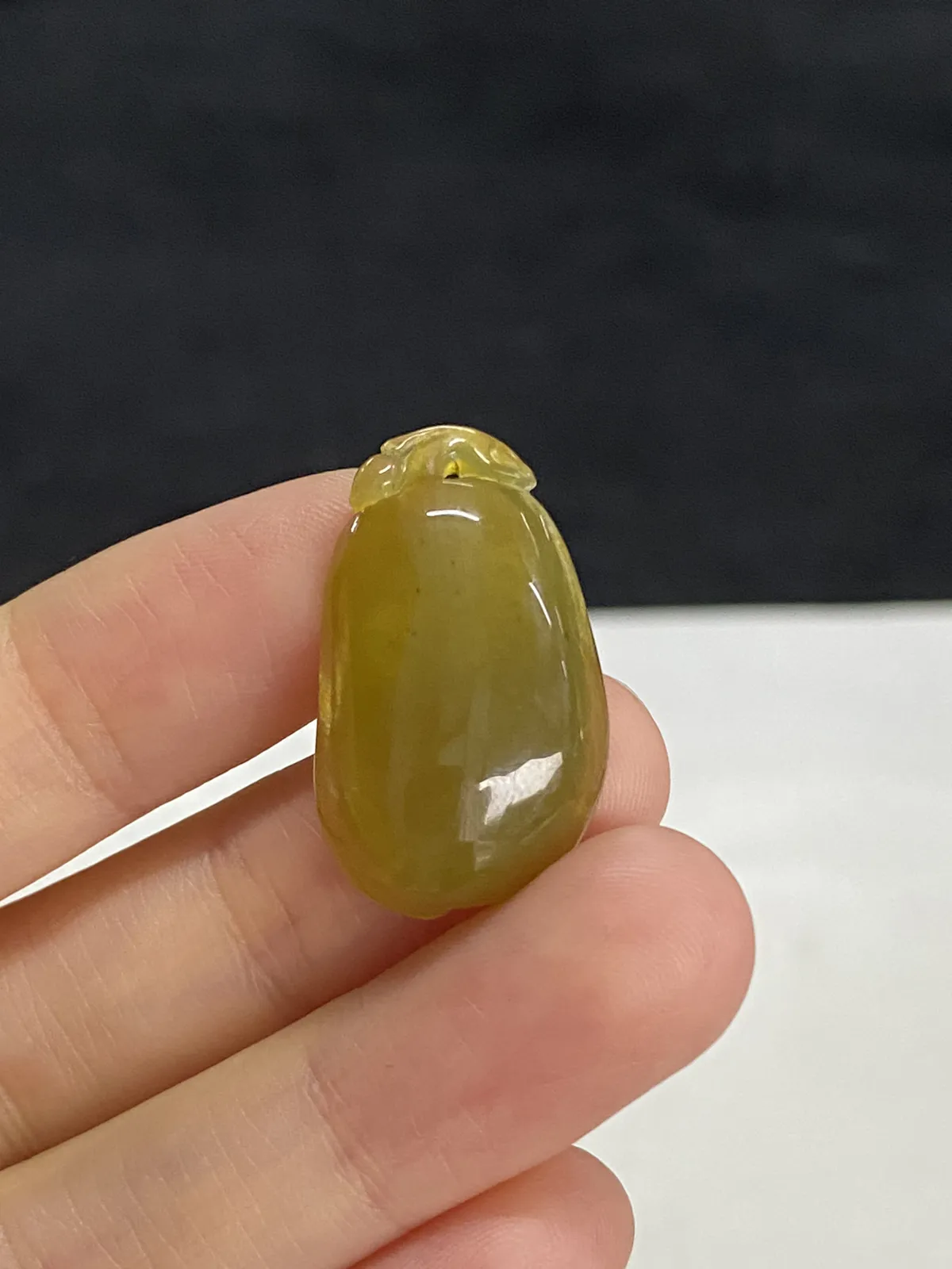 翡翠冰糯种黄色福瓜