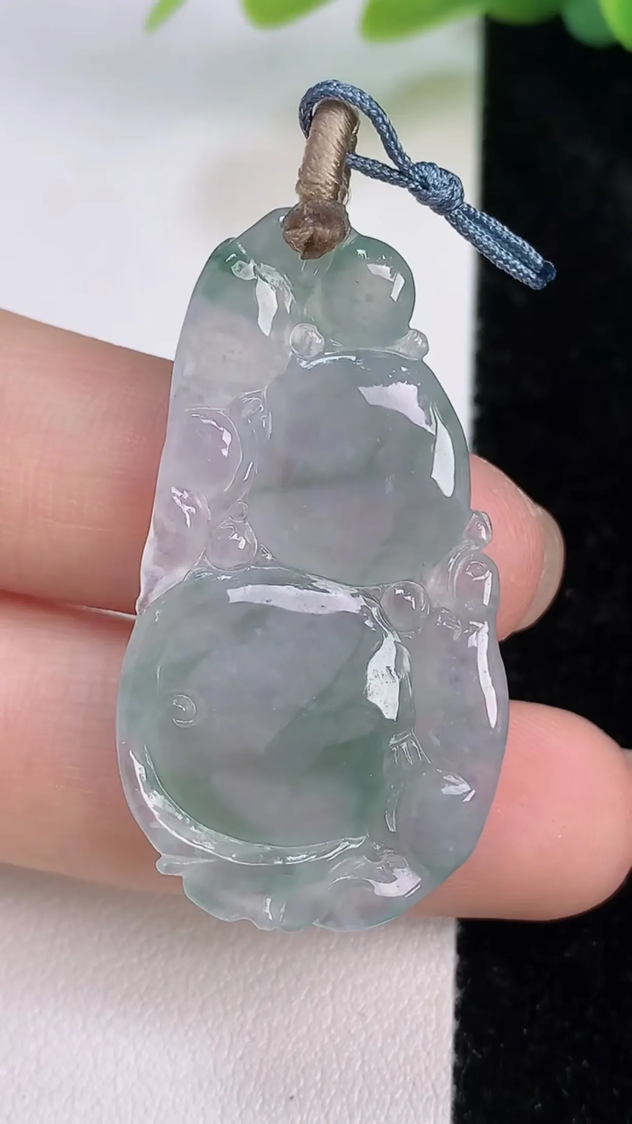 缅甸天然翡翠a货 老坑料起胶冰种 飘花今非昔比 蜥蜴葫芦吊坠，尺寸40-21.6-5.3mm  y 7.28