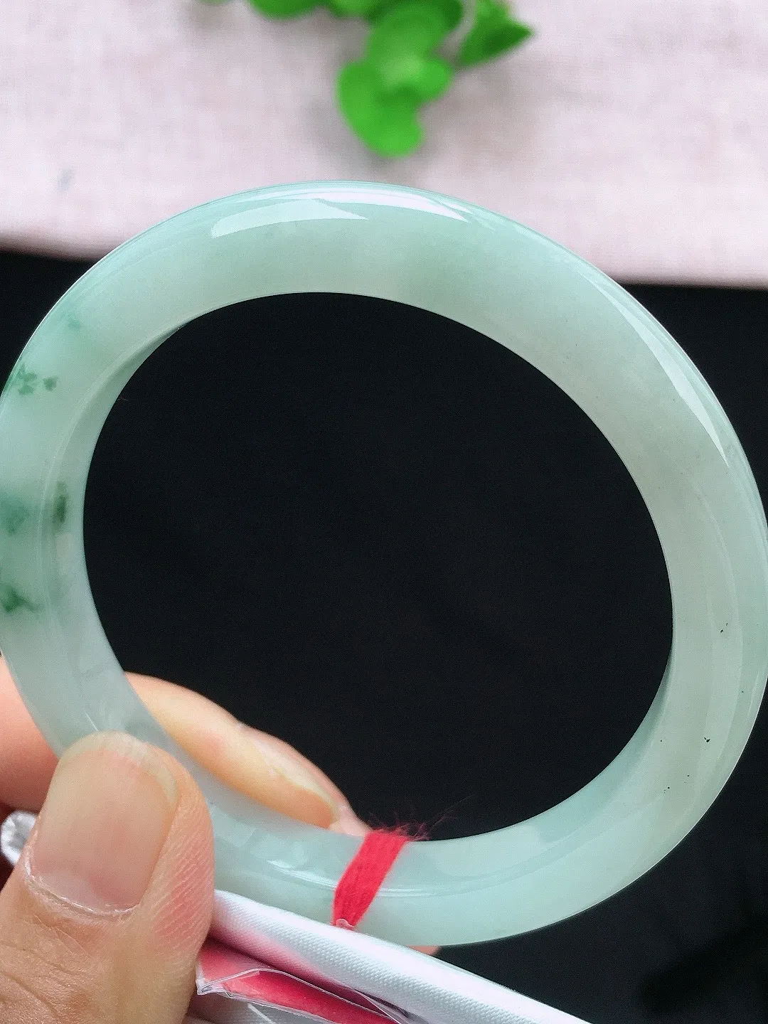 正圈55-56可戴，种老水足，尺寸55.4/8.9/8.1mm，冰飘花正圈翡翠手镯