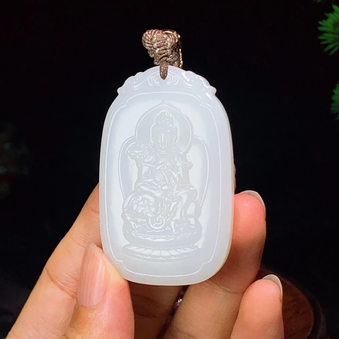 和田玉羊脂白玉普贤菩萨牌子挂件 尺寸53/32/8重40克 玉质细腻油润 底色纯净 脂粉好，品质好！lt250717