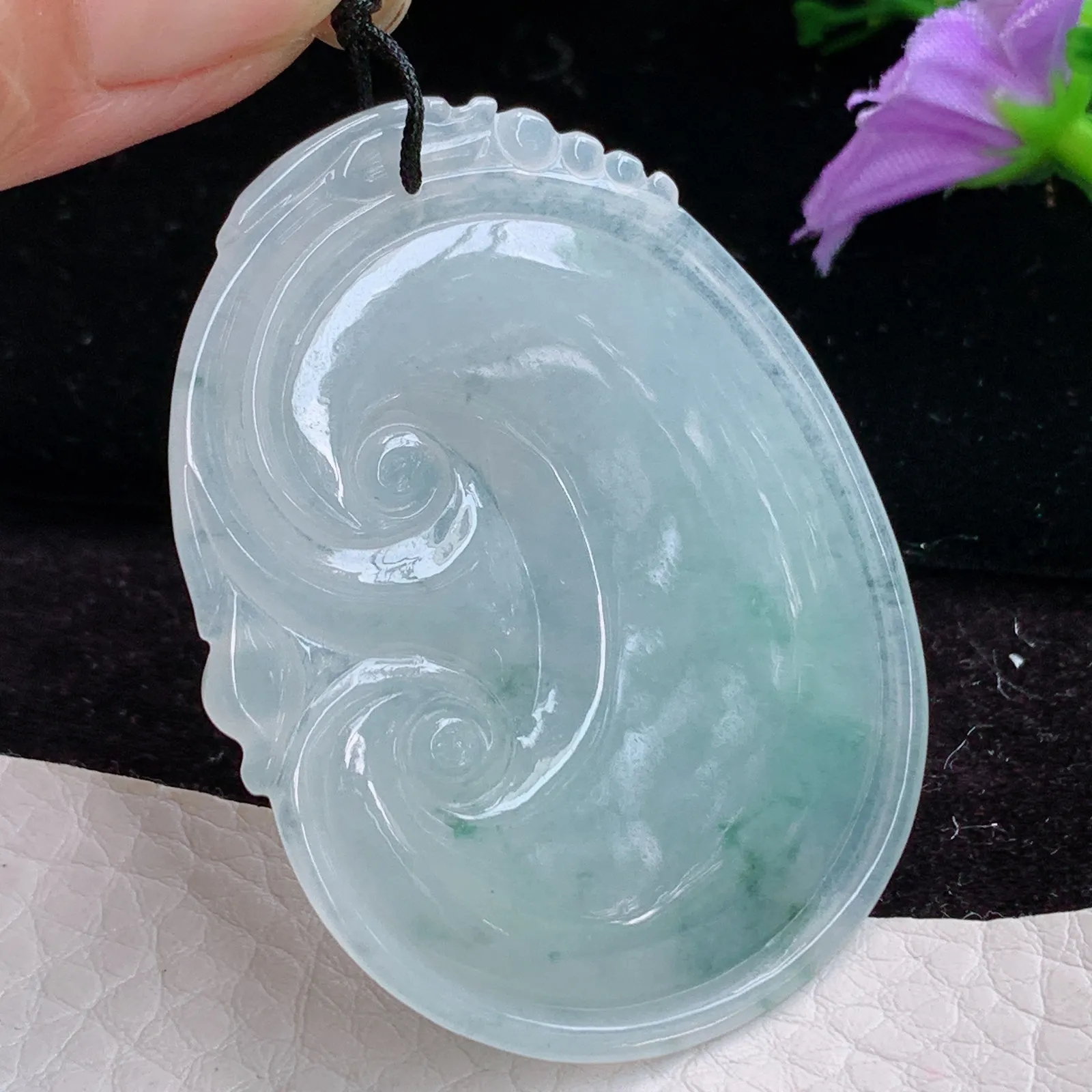 zen实拍53.8*41.5*6老坑精雕缅甸翡翠飘花饱满大如意玉吊坠 玉挂件