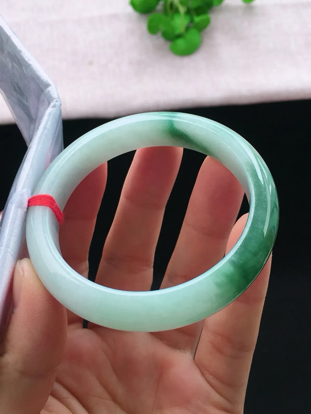 正圈57-58可戴，种老水足，尺寸57.2/11.5/7.8mm，冰油正圈翡翠手镯