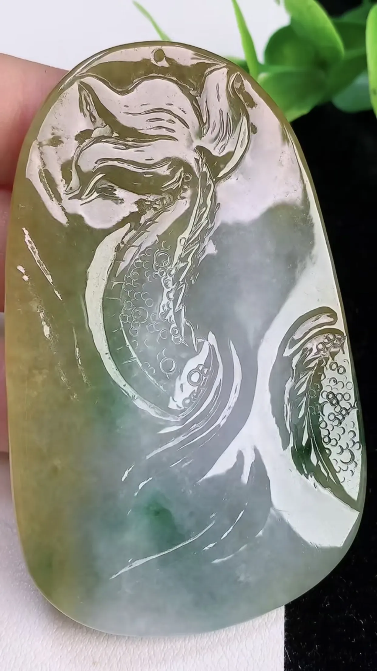缅甸天然翡翠a货 老坑料起胶冰润 三彩黄加绿御龙关公吊坠，尺寸69.7-42.7-6mm  y 39.67