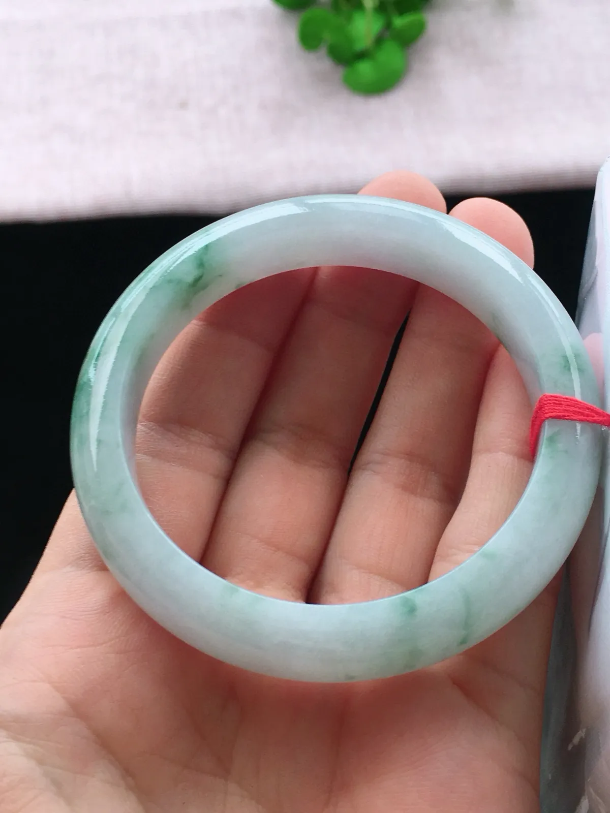 正圈54-55可戴，种老水足，尺寸54.8/11/8.1mm，冰飘花正圈翡翠手镯