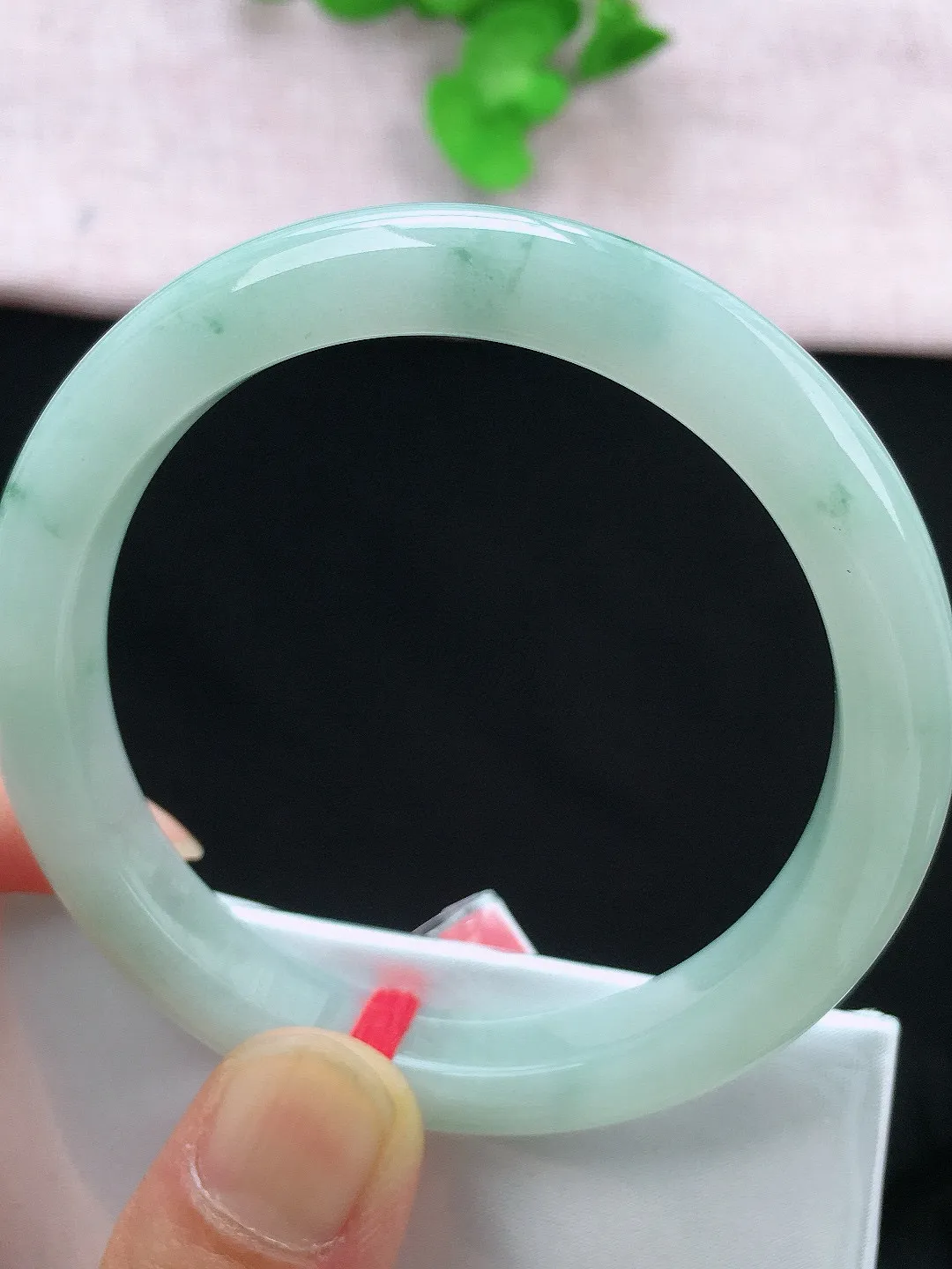 正圈55-56可戴，种老水足，尺寸55.4/8.9/8.1mm，冰飘花正圈翡翠手镯