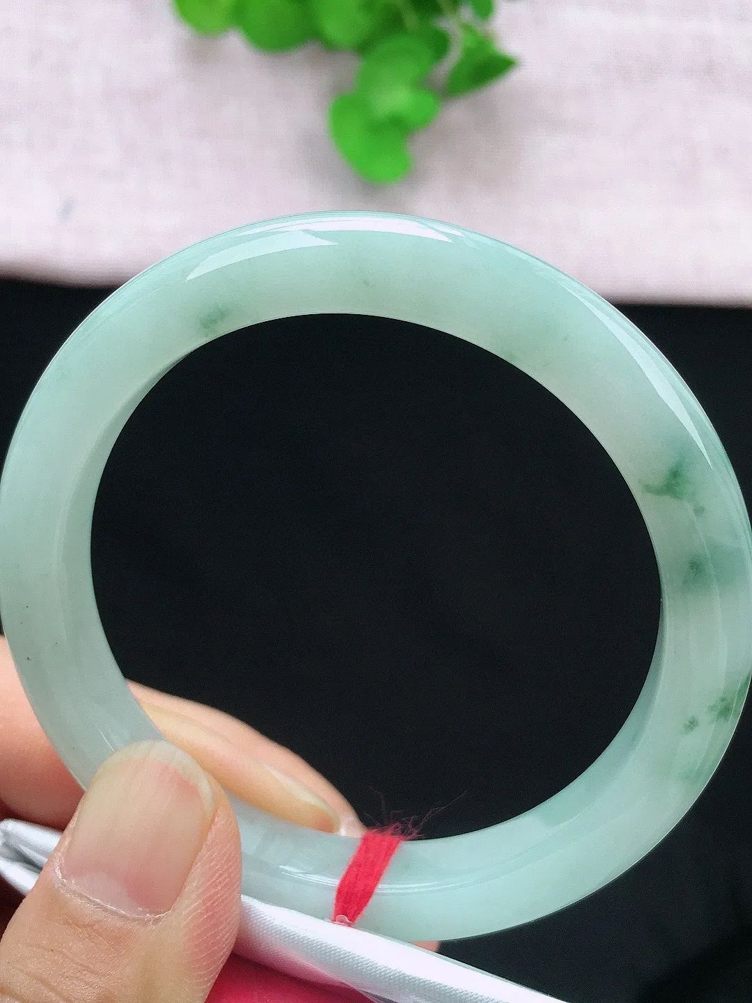 正圈55-56可戴，种老水足，尺寸55.4/8.9/8.1mm，冰飘花正圈翡翠手镯