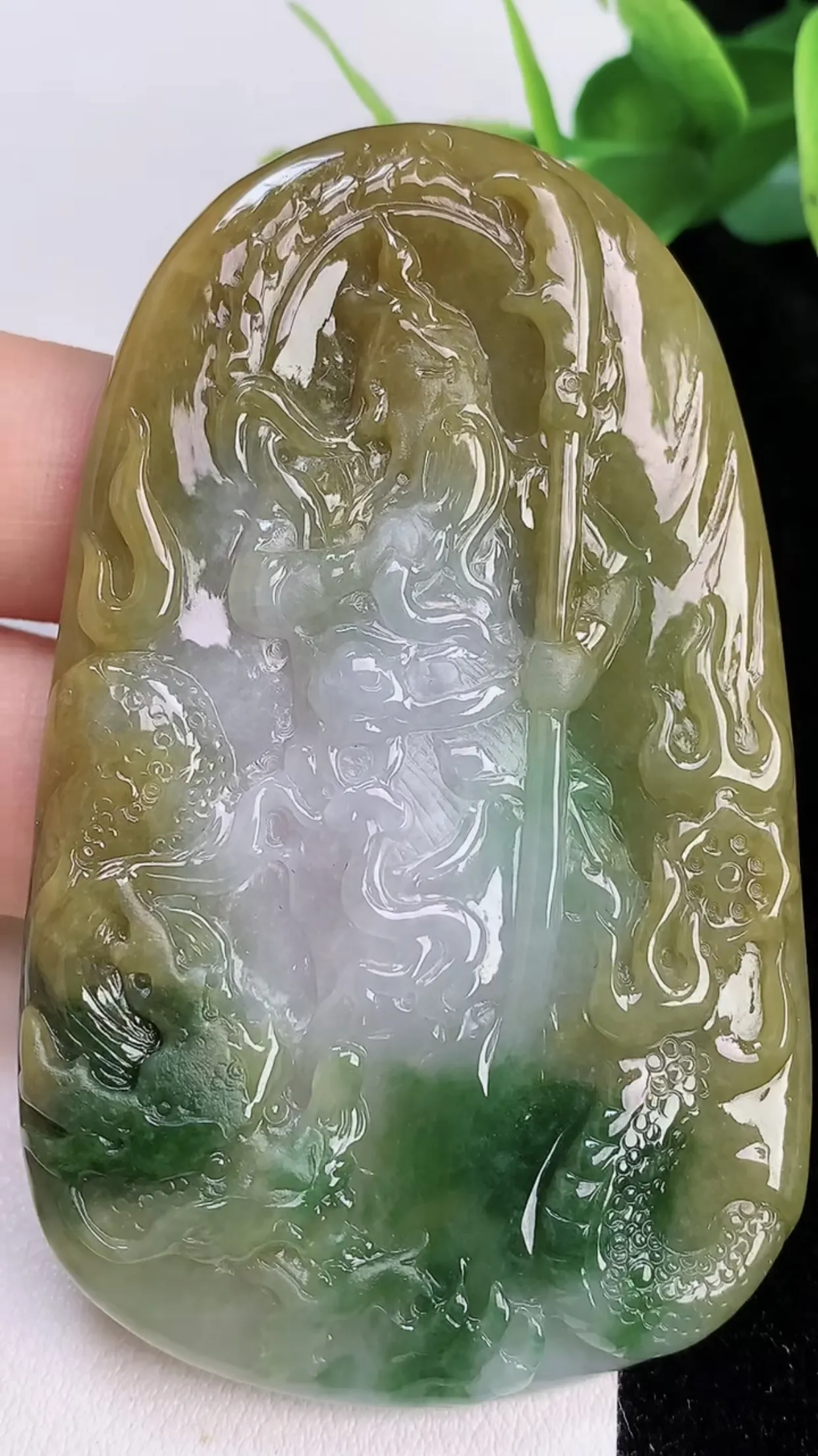 缅甸天然翡翠a货 老坑料起胶冰润 三彩黄加绿御龙关公吊坠，尺寸69.7-42.7-6mm  y 39.67