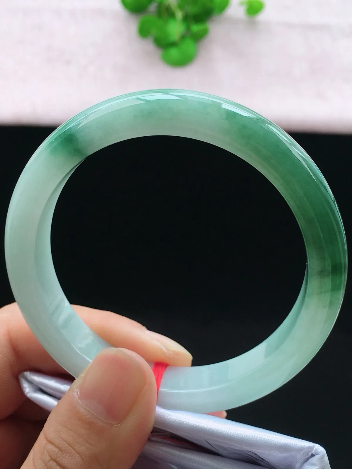 正圈57-58可戴，种老水足，尺寸57.2/11.5/7.8mm，冰油正圈翡翠手镯