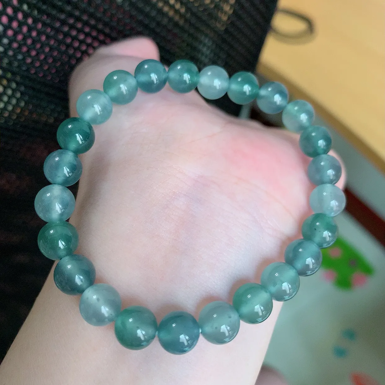 自然光实拍，冰种满色圆珠翡翠手串手链，种老水足，冰清玉润  颜色漂亮  #001.1取一尺寸8