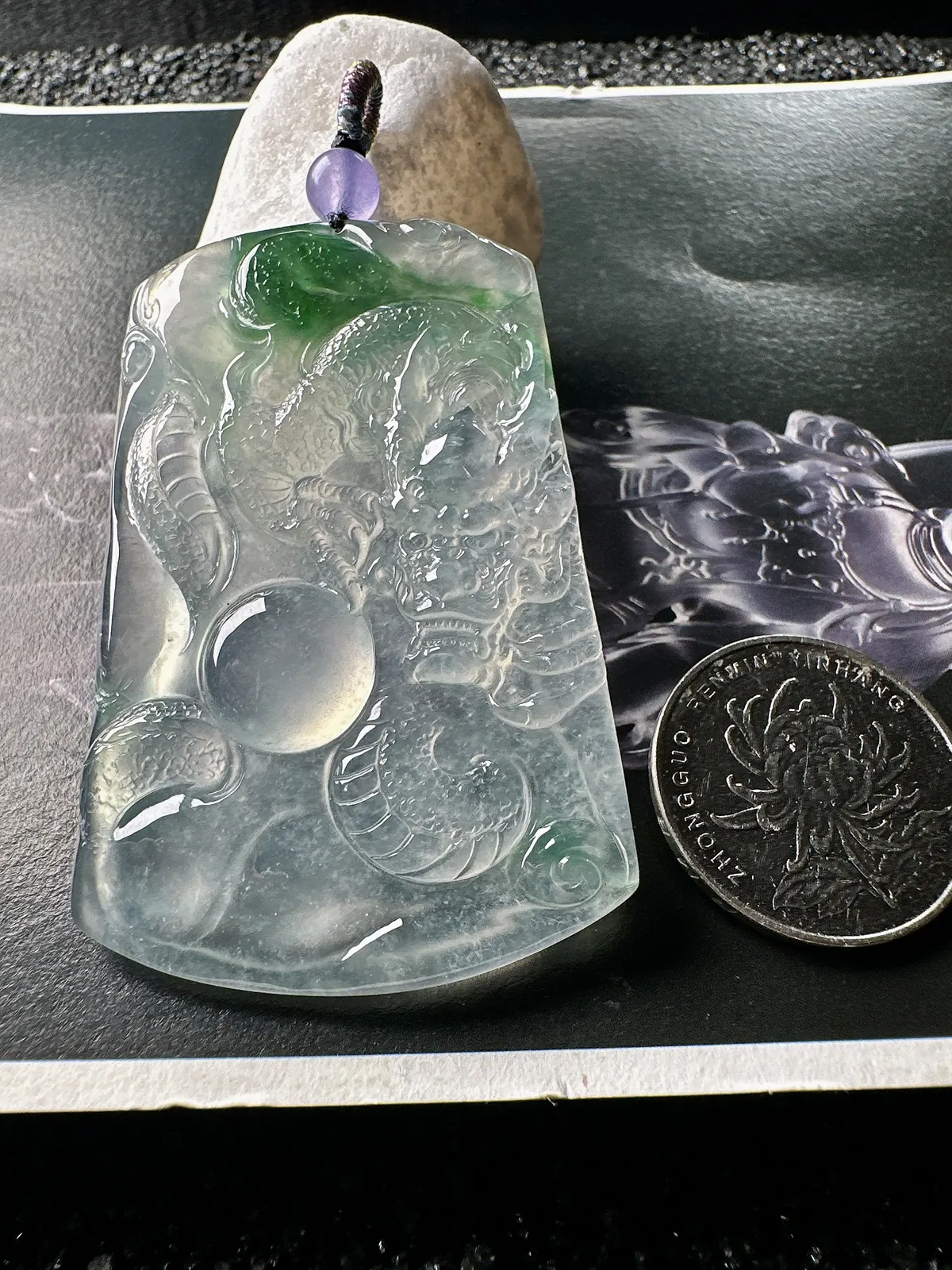 【冰种飘绿龙牌】神龙护主，质地细腻，起胶感，生肖也可佩戴。